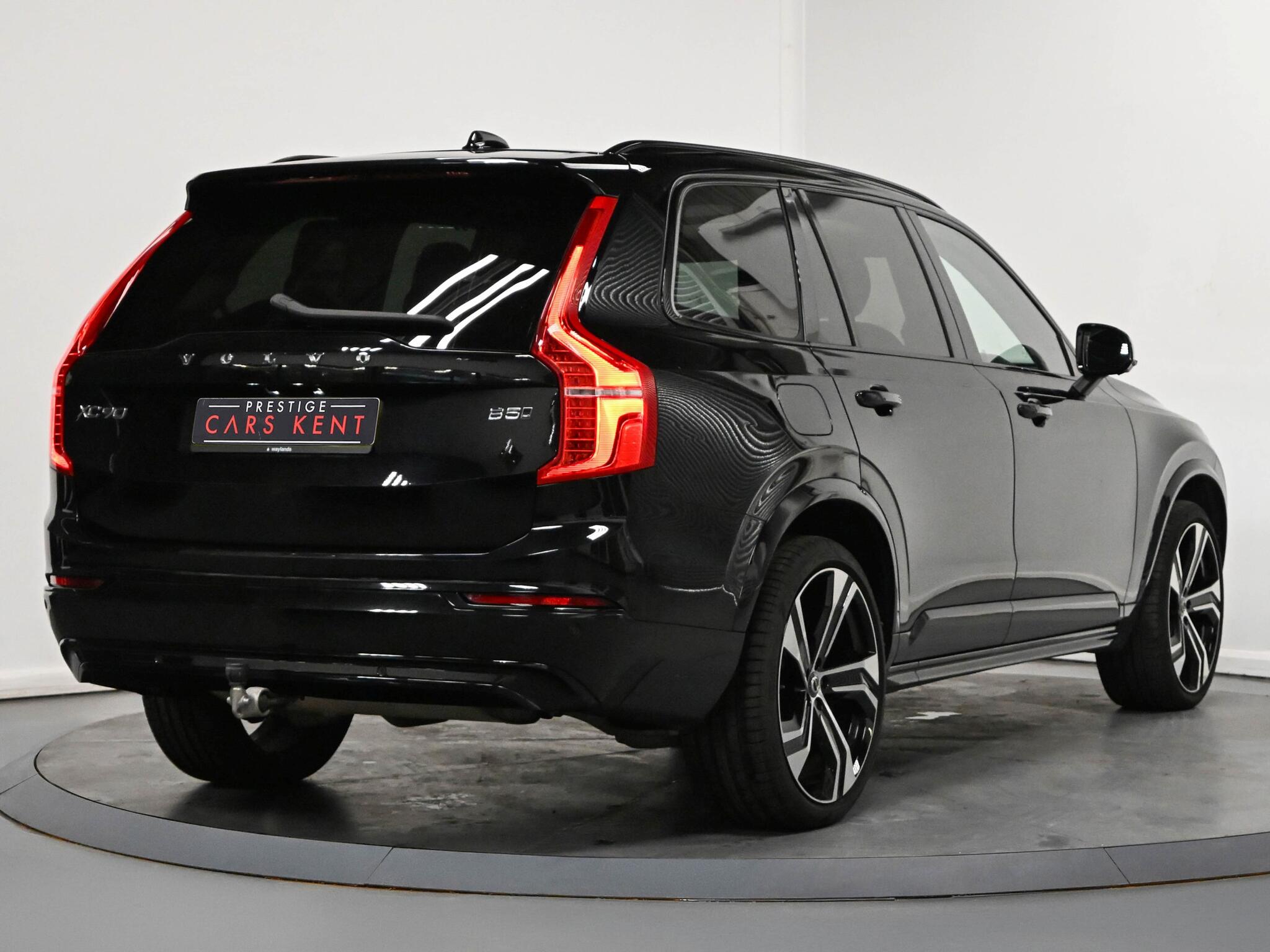 Volvo XC90 view 26