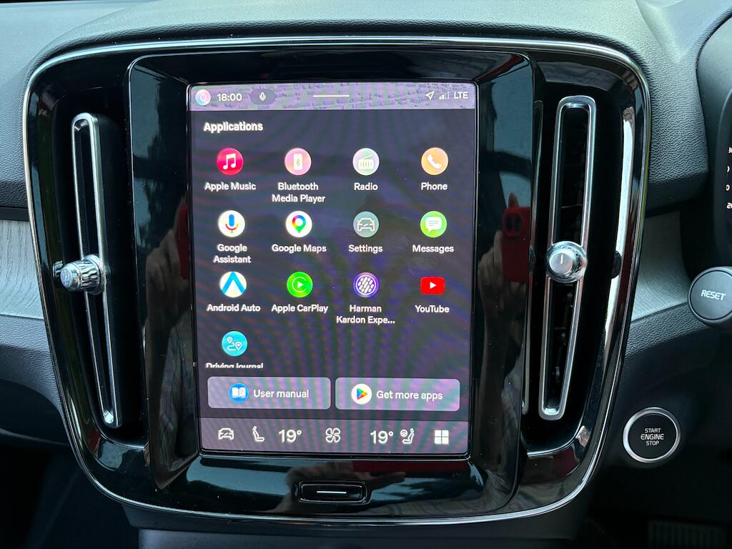 Volvo XC40 view 21
