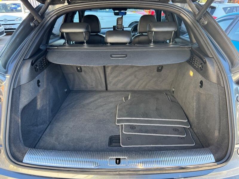 Audi Q3 view 38