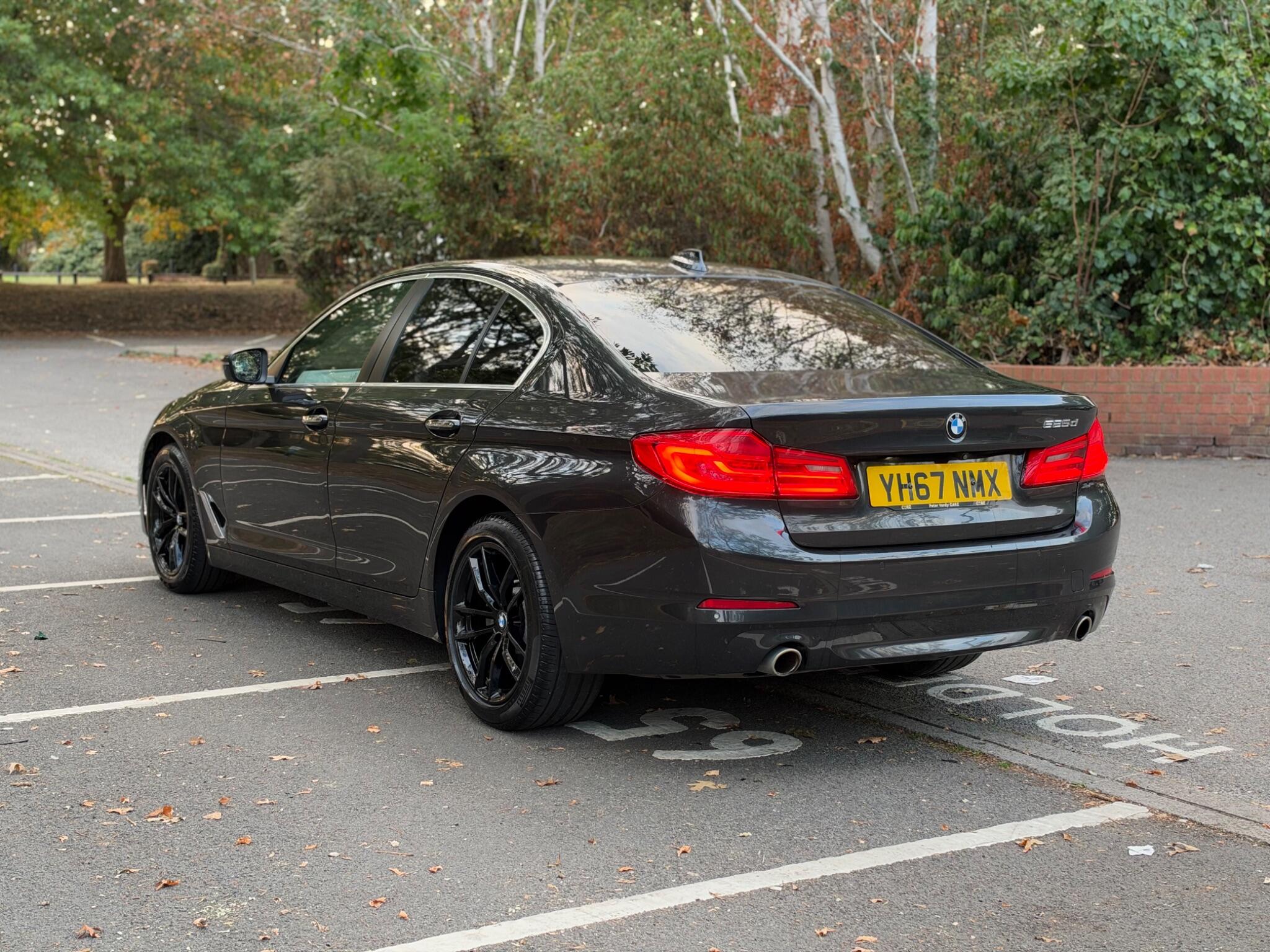 BMW 5 Series view 6