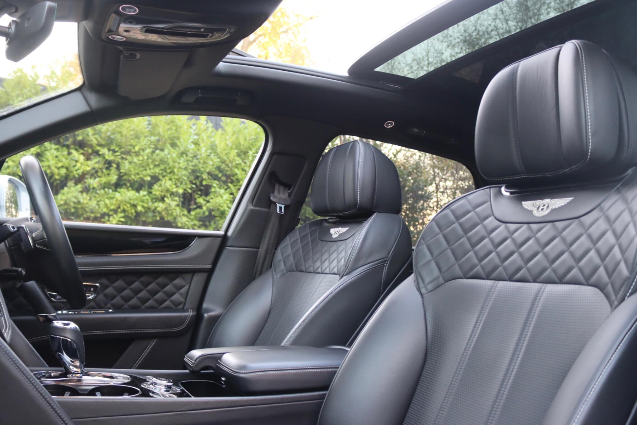 Bentley Bentayga view 5