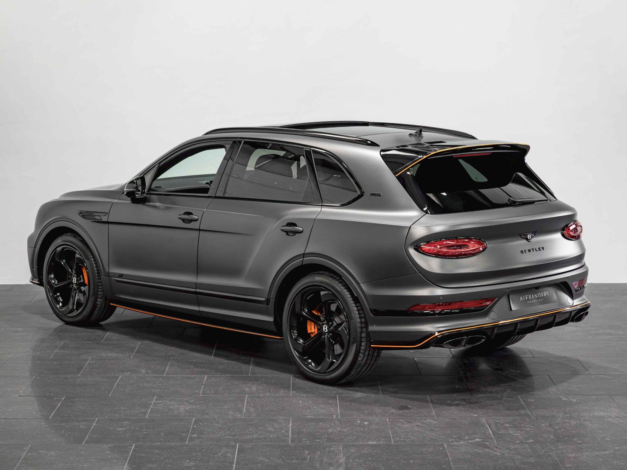 Bentley Bentayga view 5