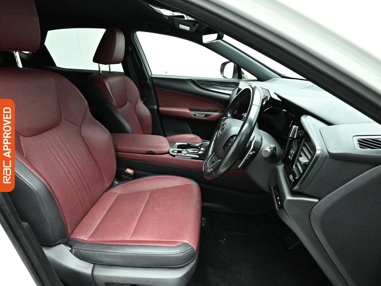 Lexus NX view 13