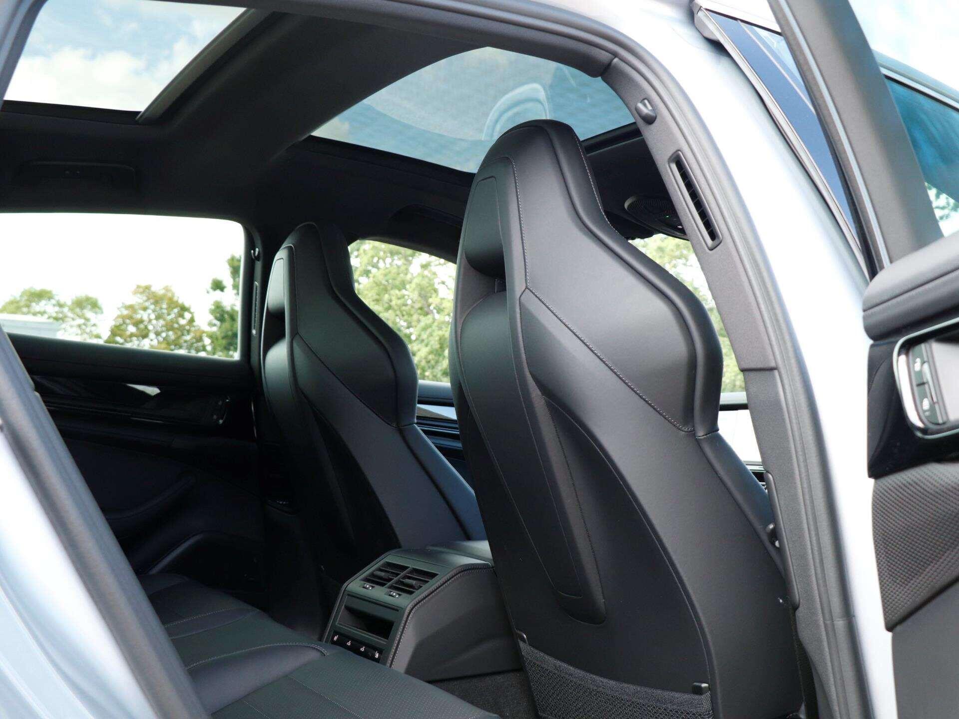 Porsche Panamera view 27
