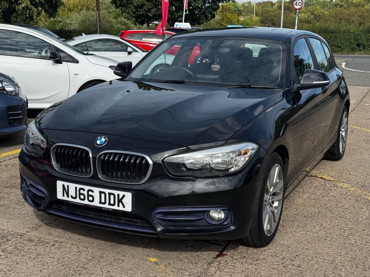 BMW 1 Series view 9