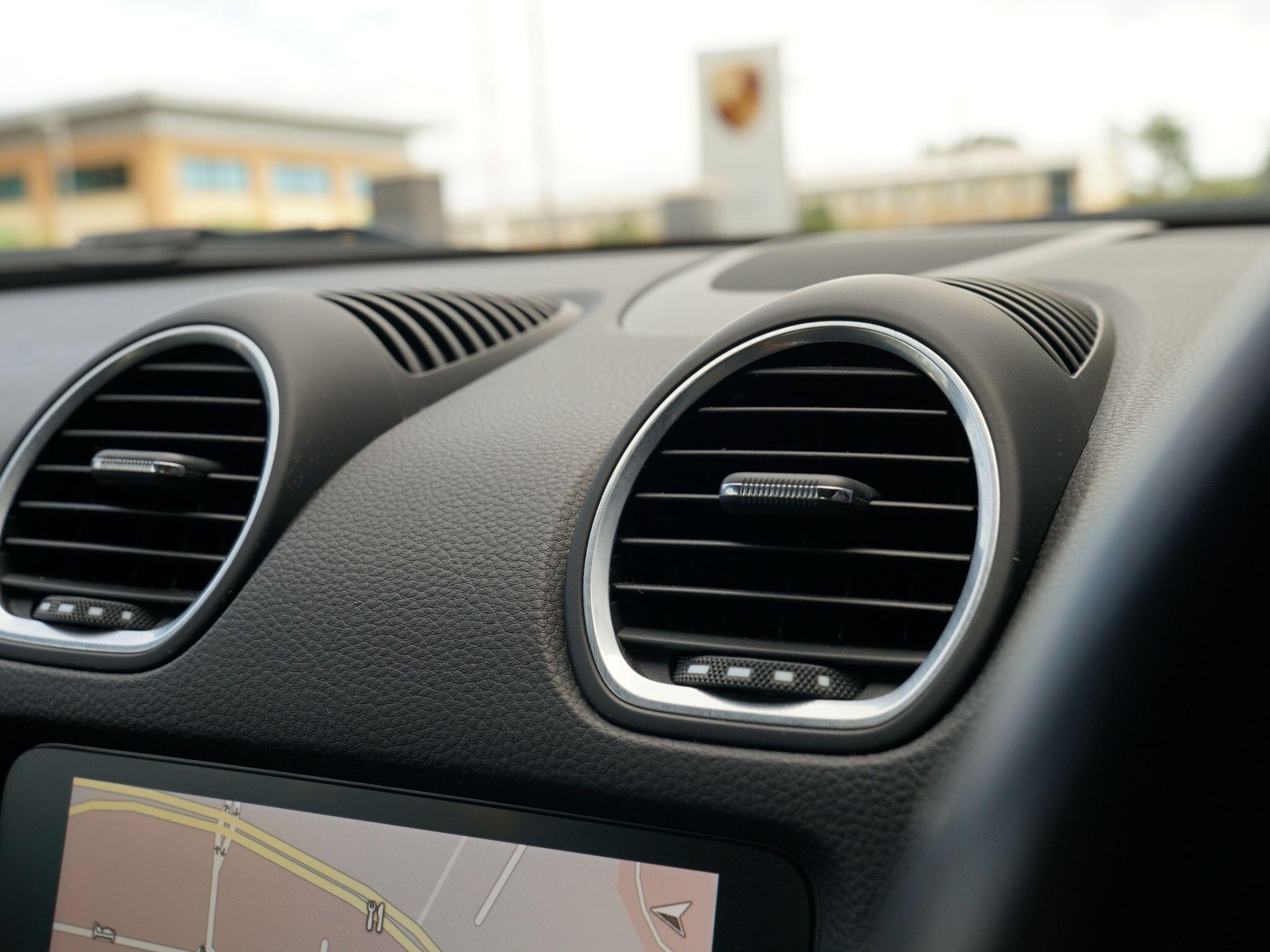 Porsche Cayman view 106
