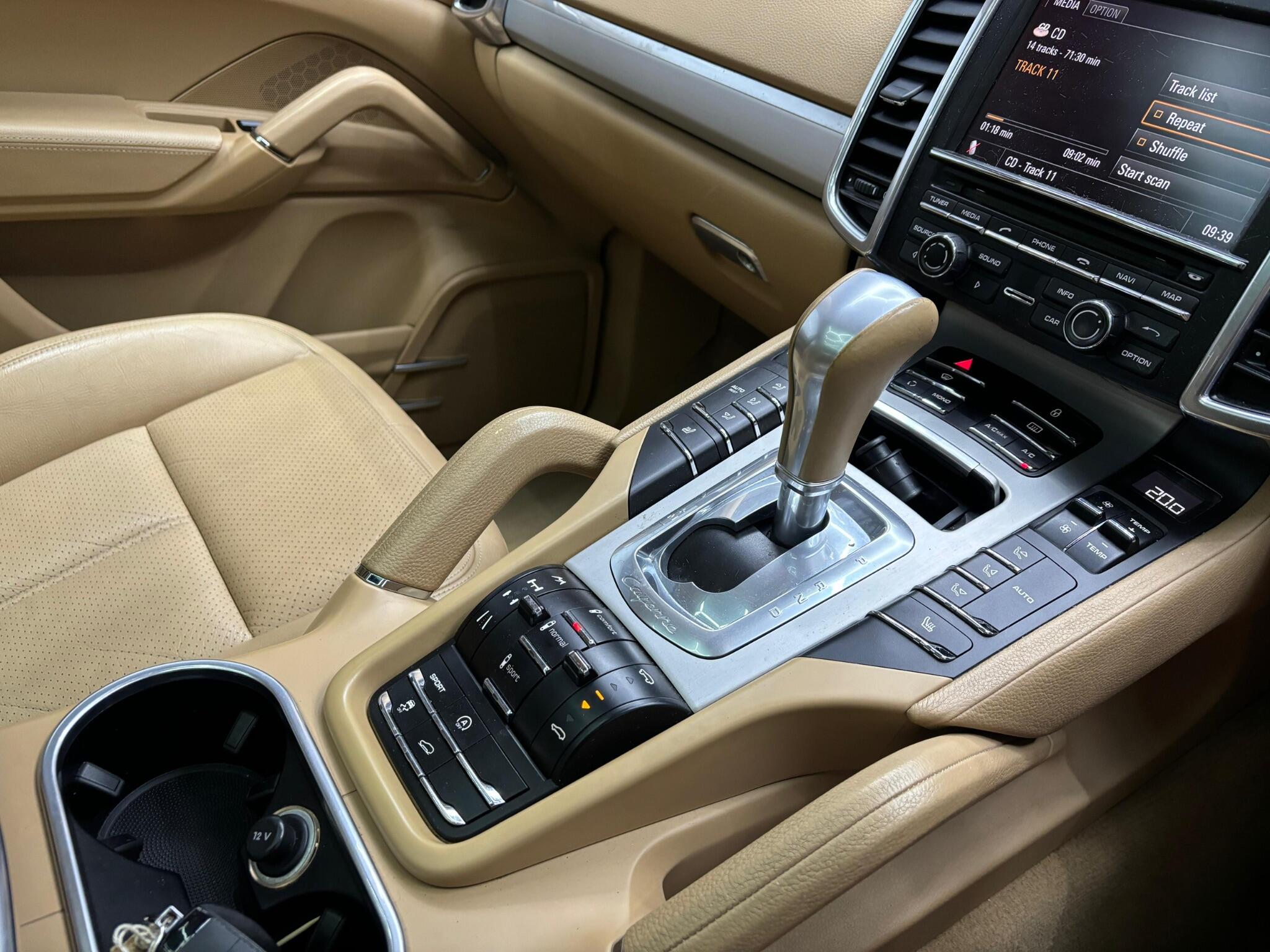 Porsche Cayenne view 7