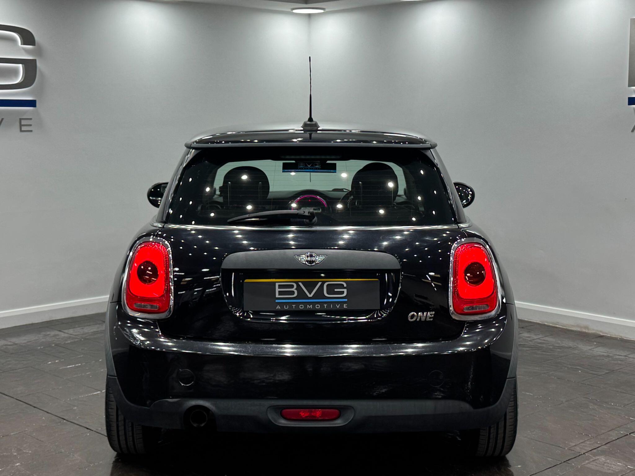 Mini Hatch view 8