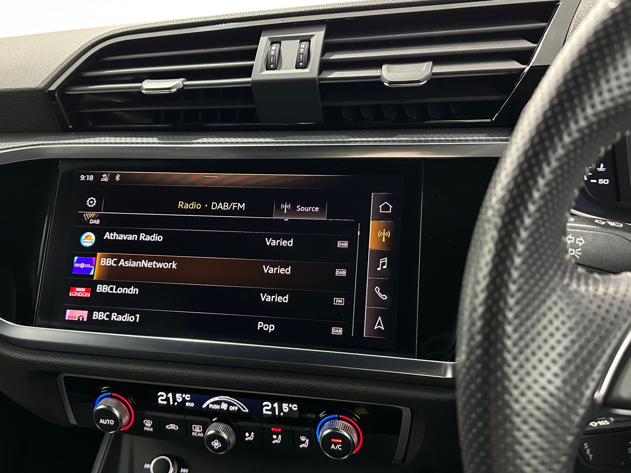 Audi Q3 view 25