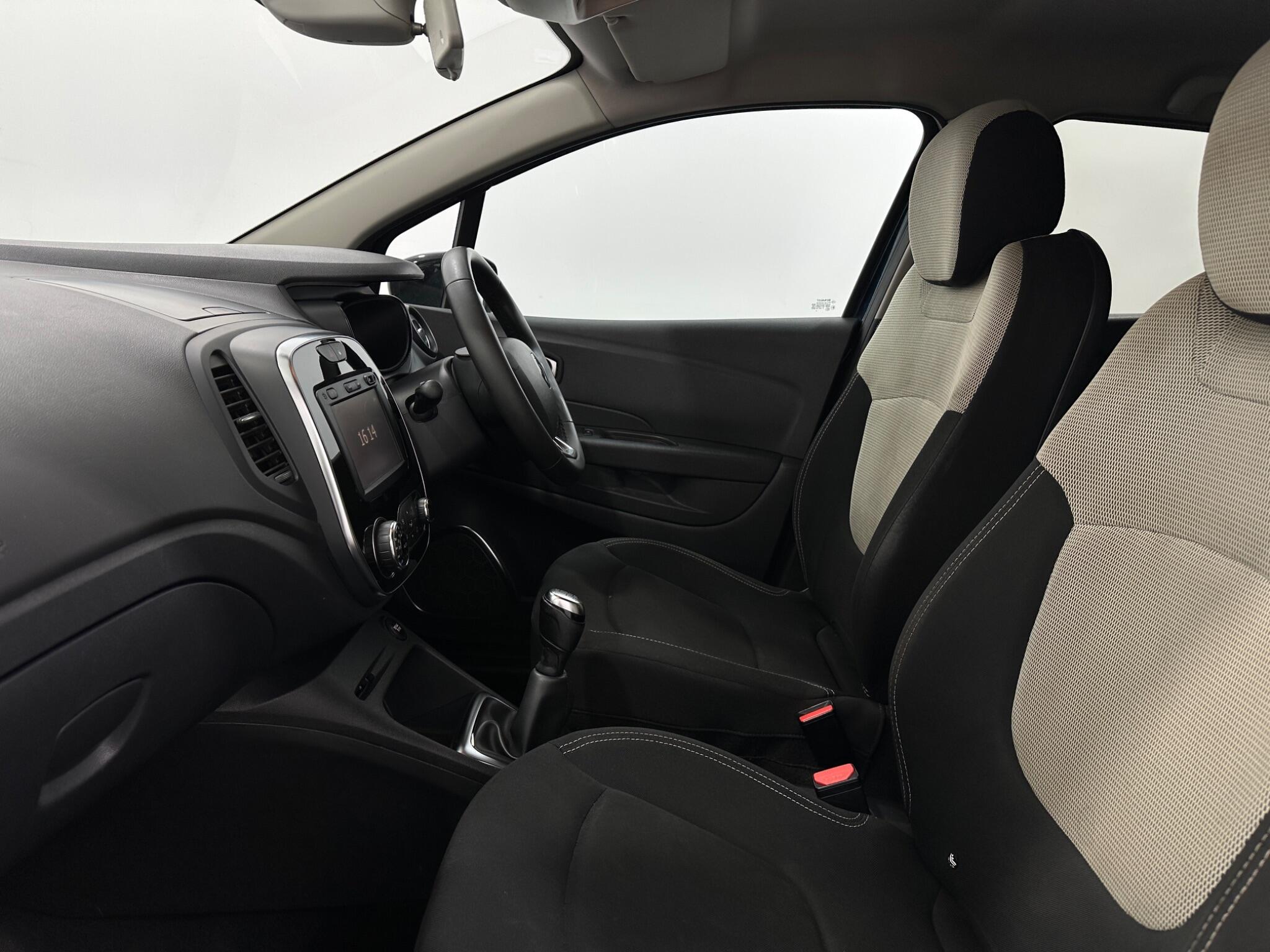 Renault Captur view 32