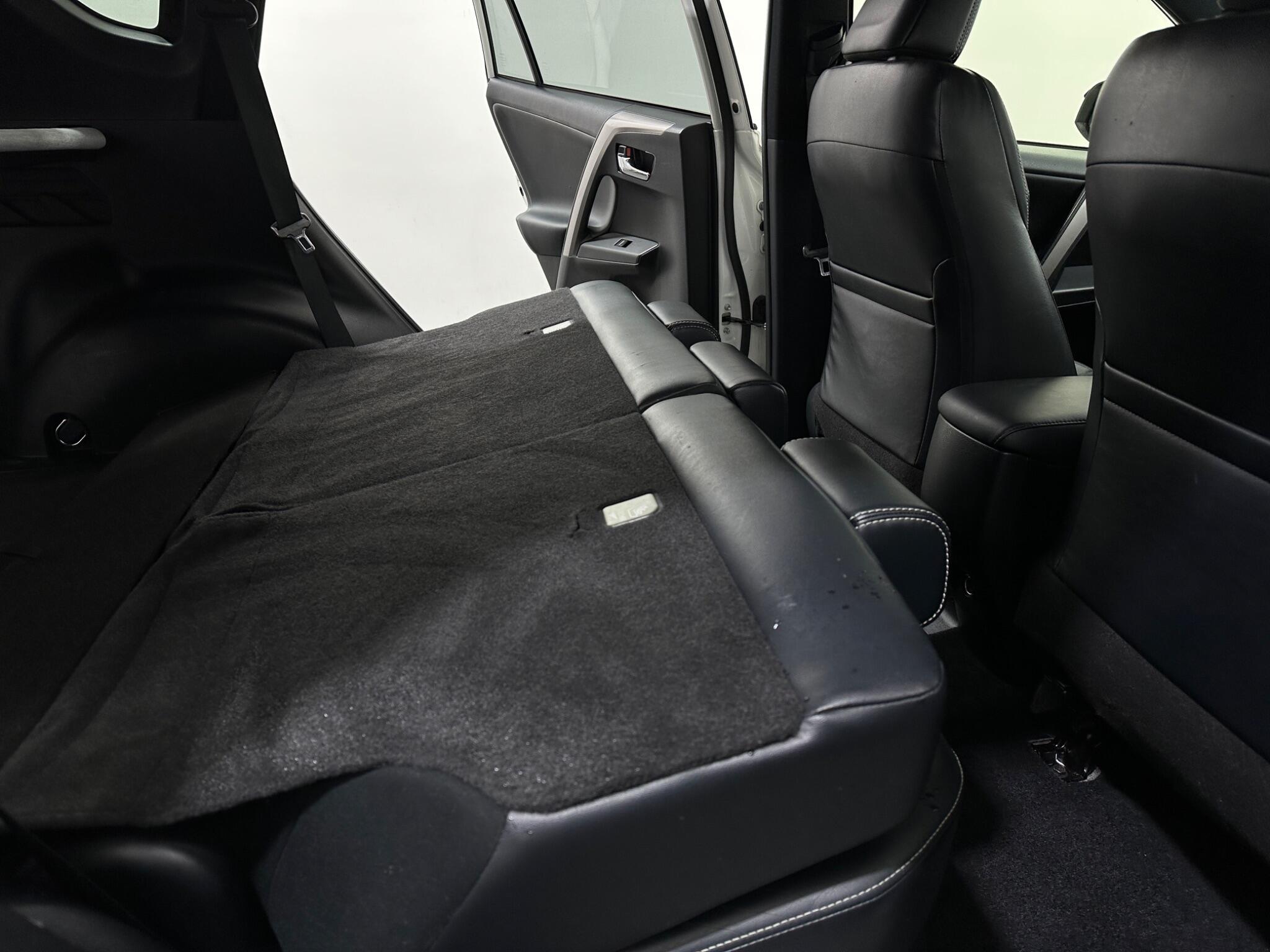 Toyota Rav4 view 45