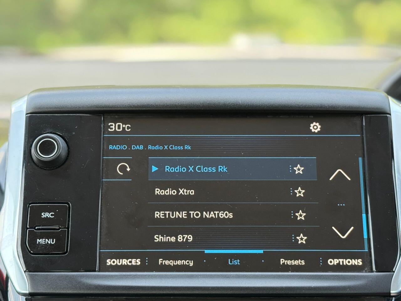 Peugeot 208 view 17