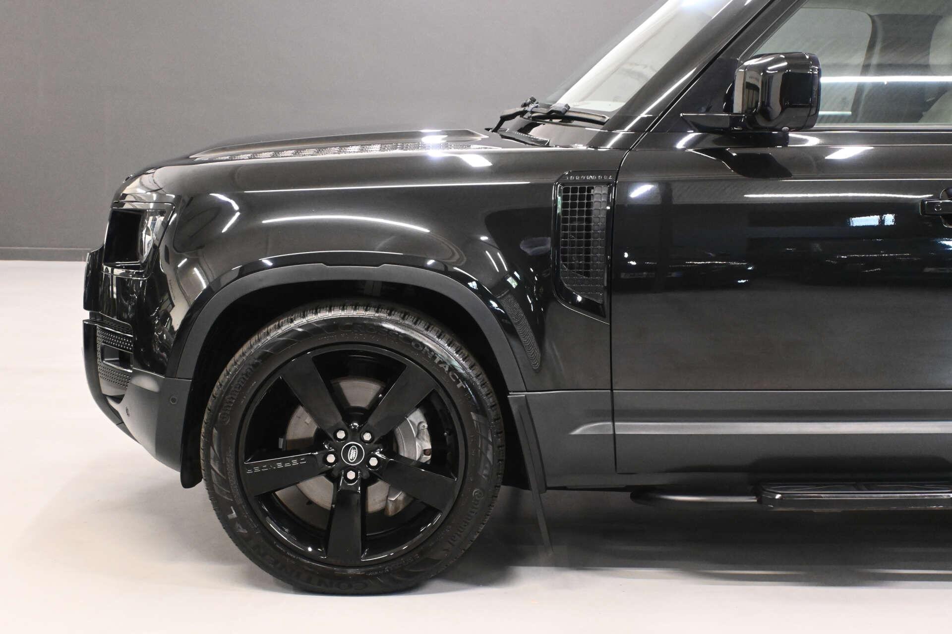 Land Rover Defender view 20