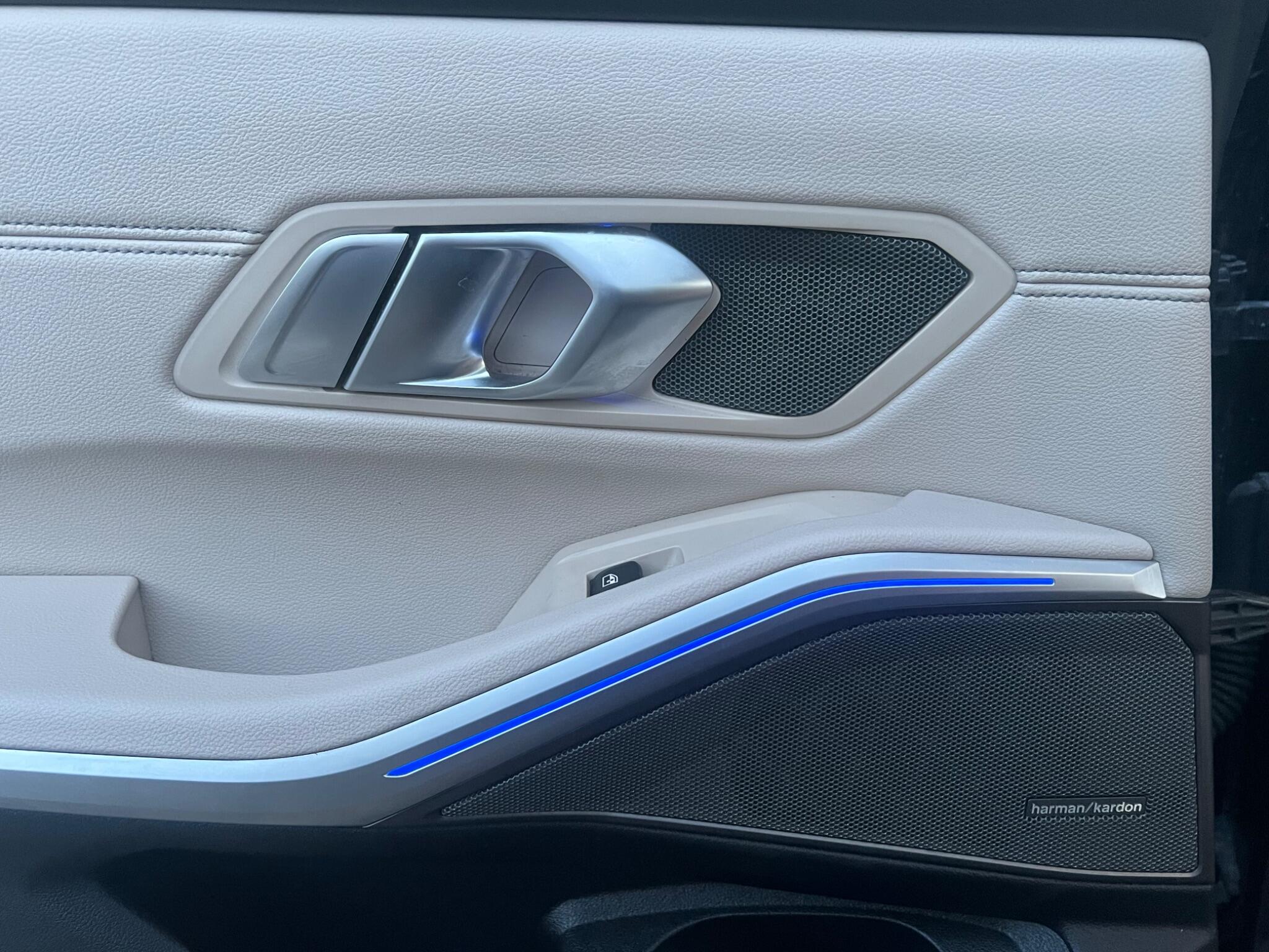 BMW 3 Series view 26