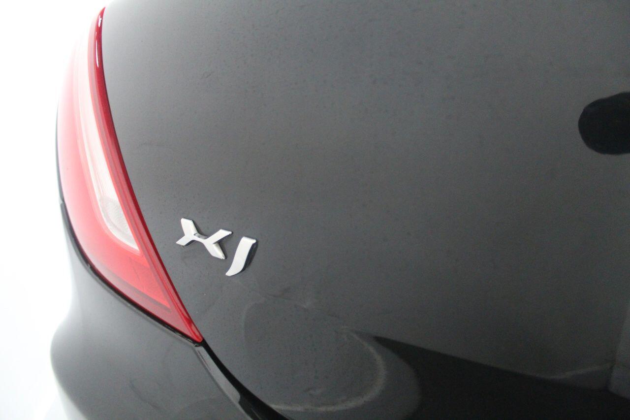 Jaguar XJ view 19