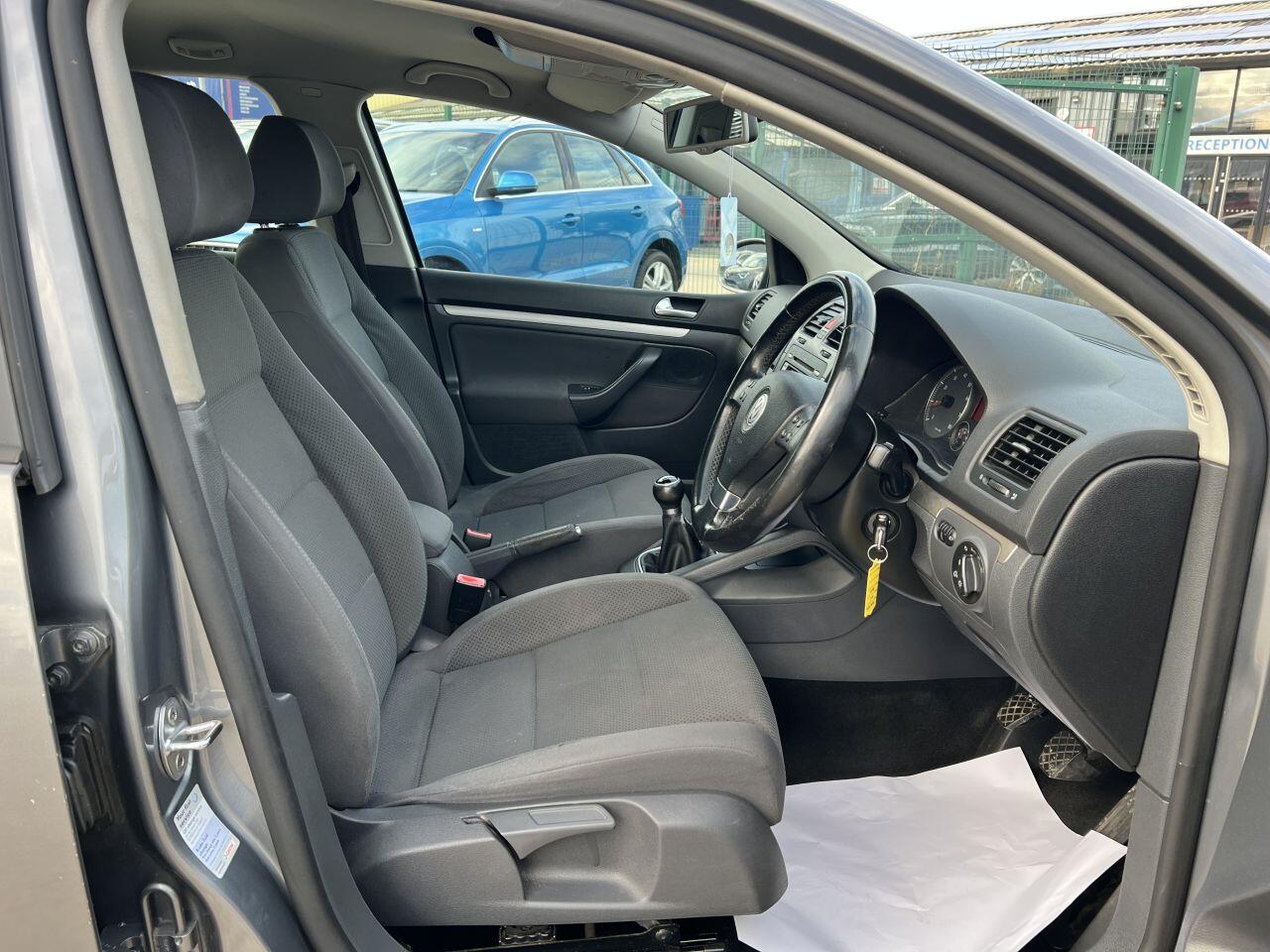 Volkswagen Golf view 14