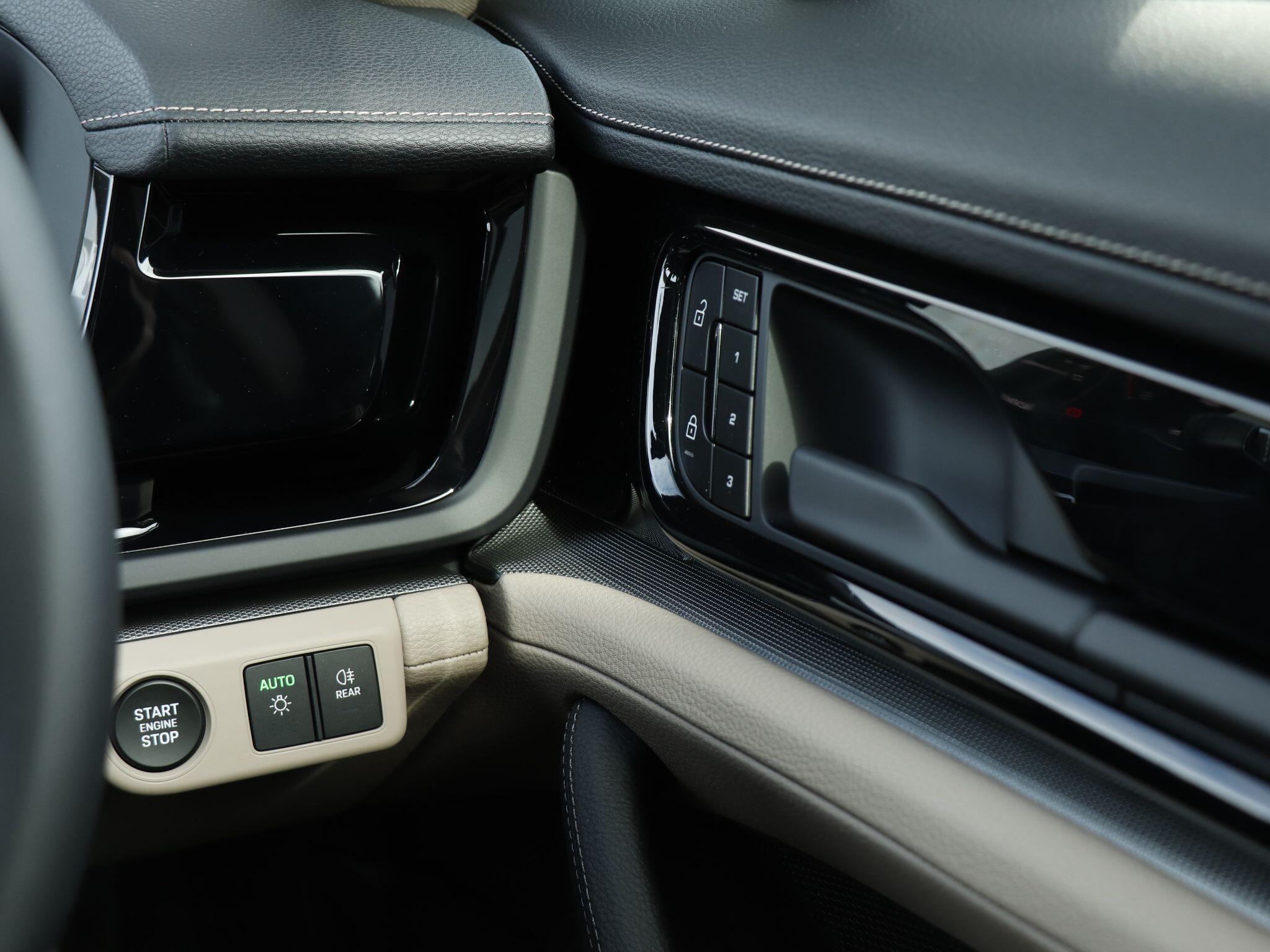 Porsche Panamera view 21