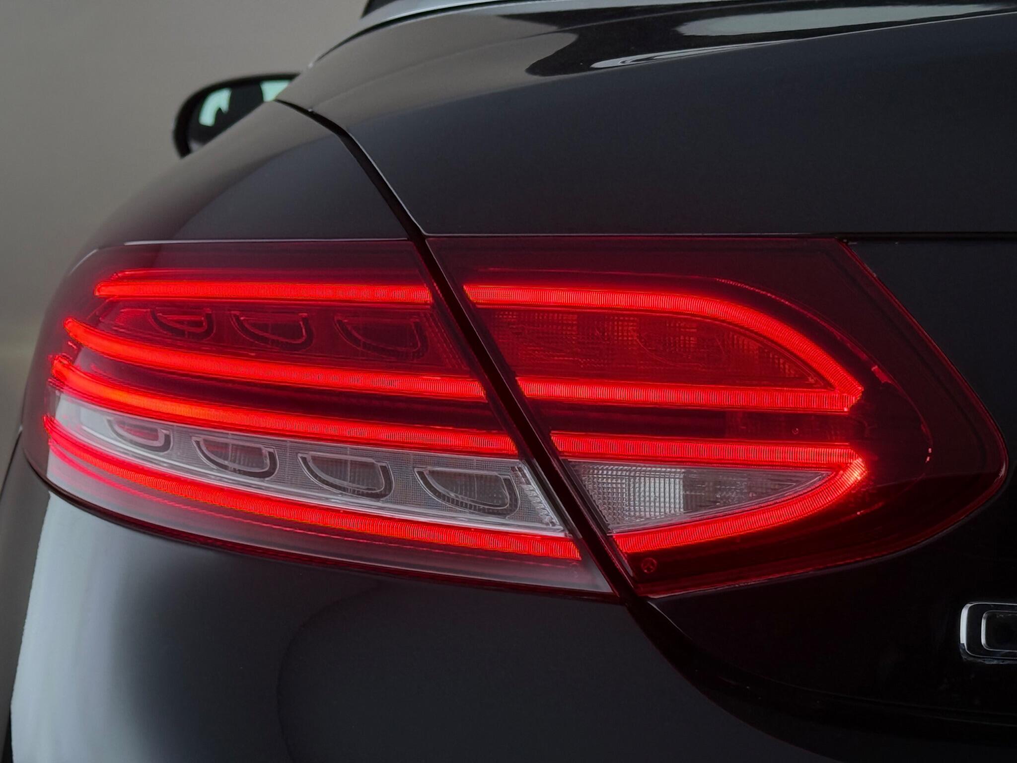 Mercedes-Benz C-Class view 15
