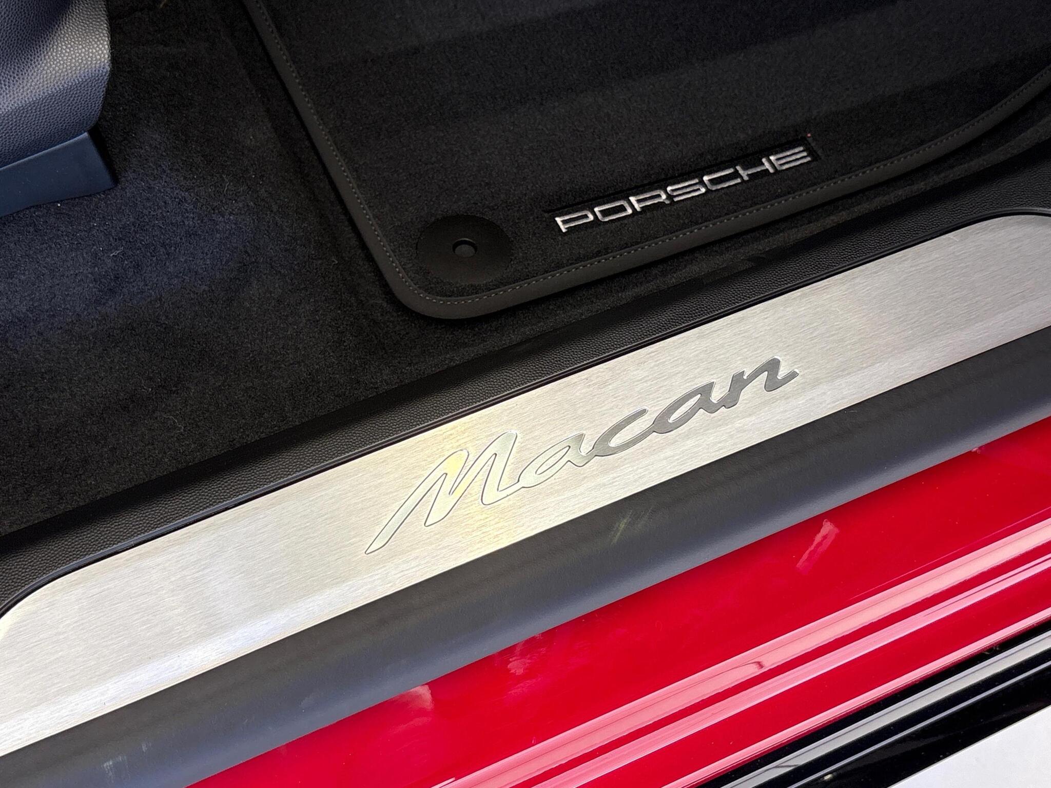 Porsche Macan view 30