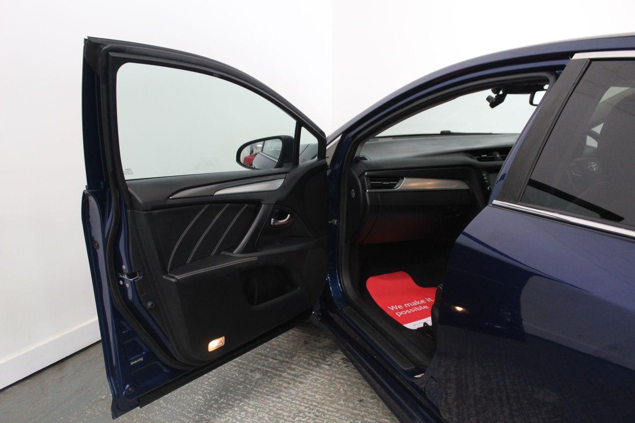 Toyota Avensis view 28