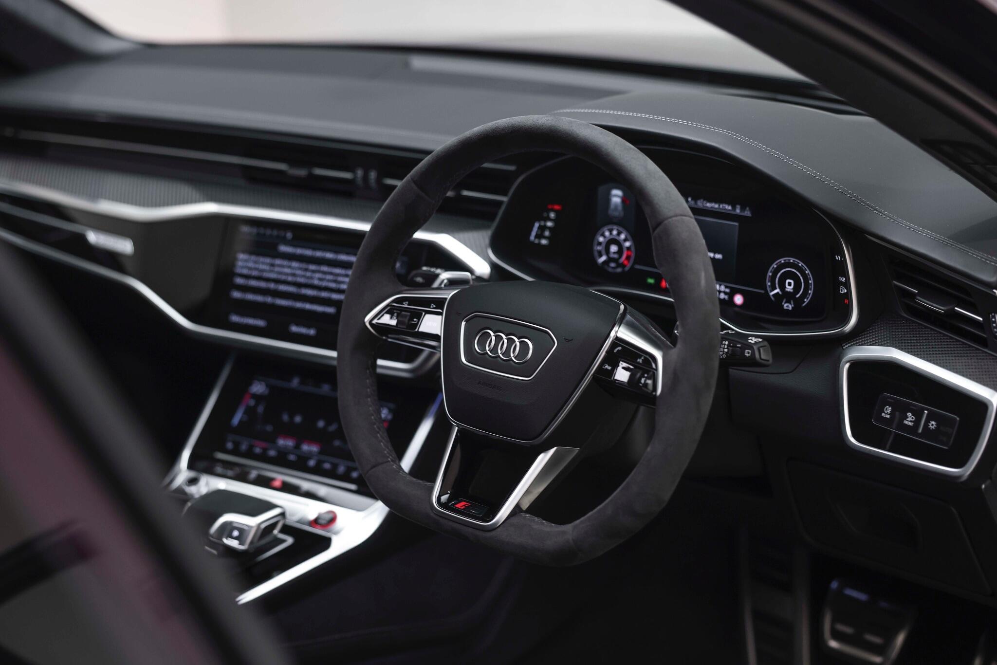 Audi RS6 Avant view 44