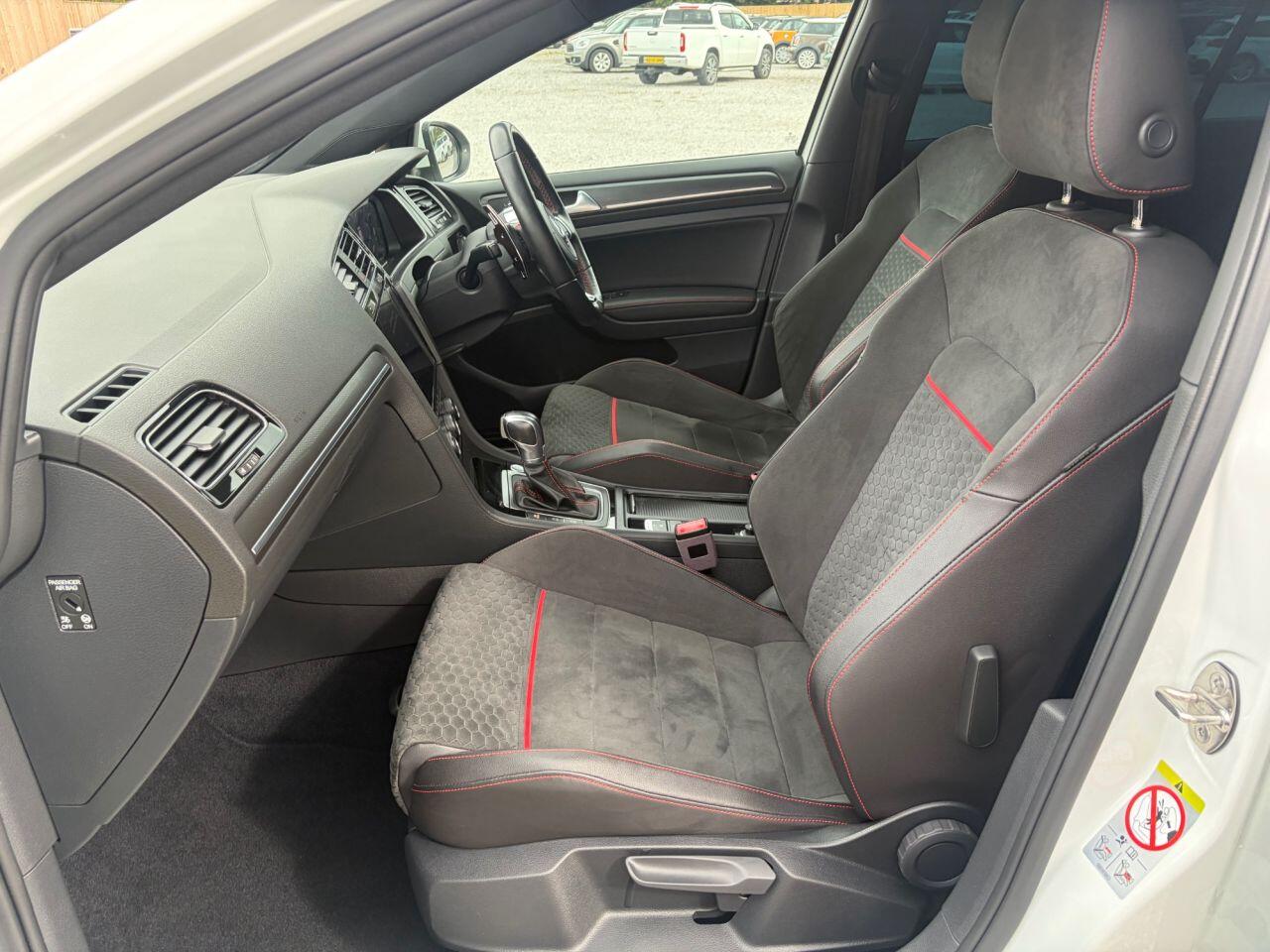 Volkswagen Golf view 22
