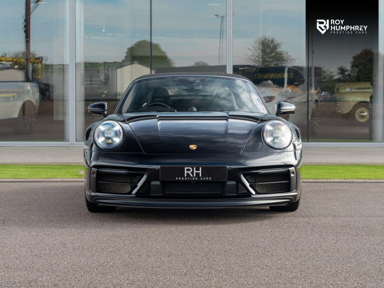 Porsche 911 view 5