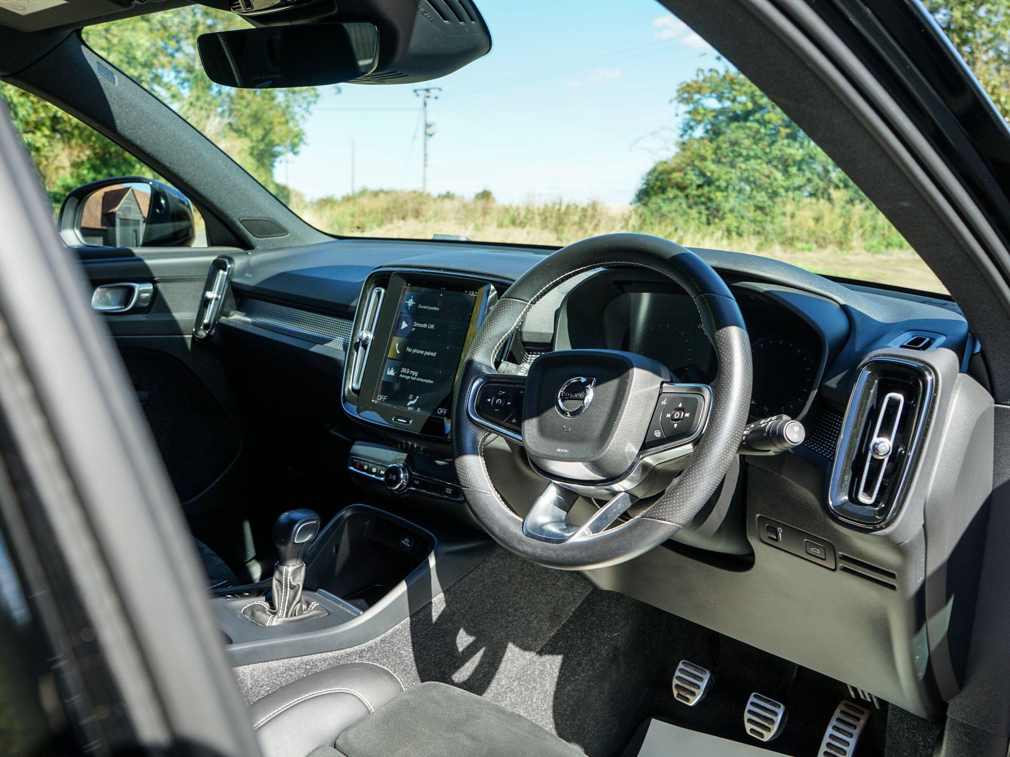 Volvo XC40 view 19