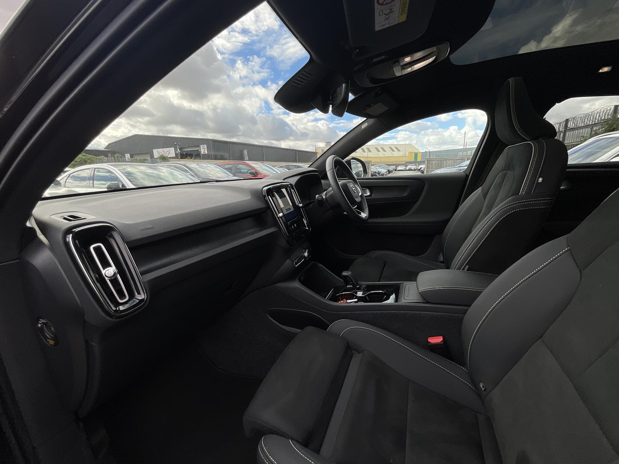 Volvo C40 view 16