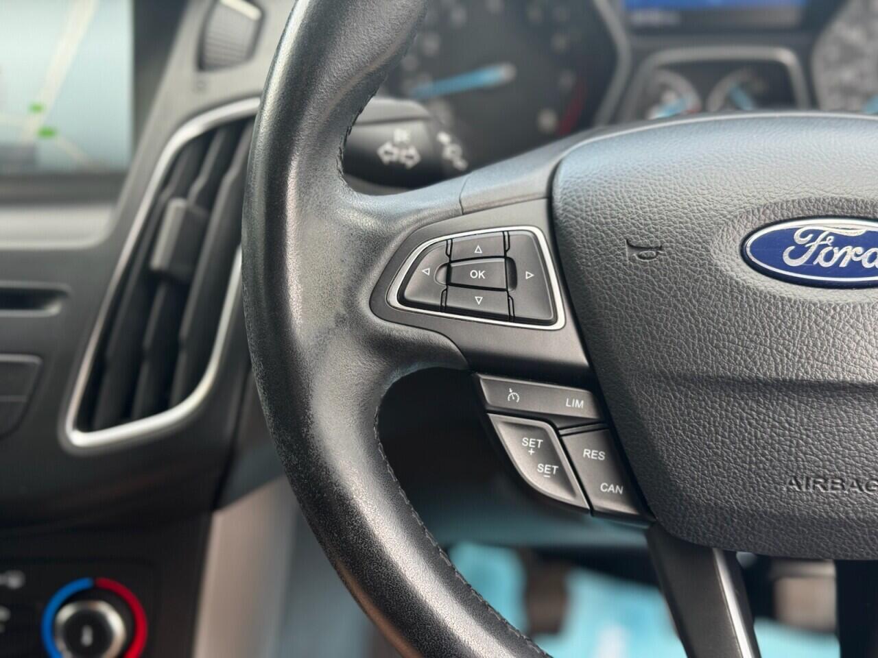 Ford Focus view 44