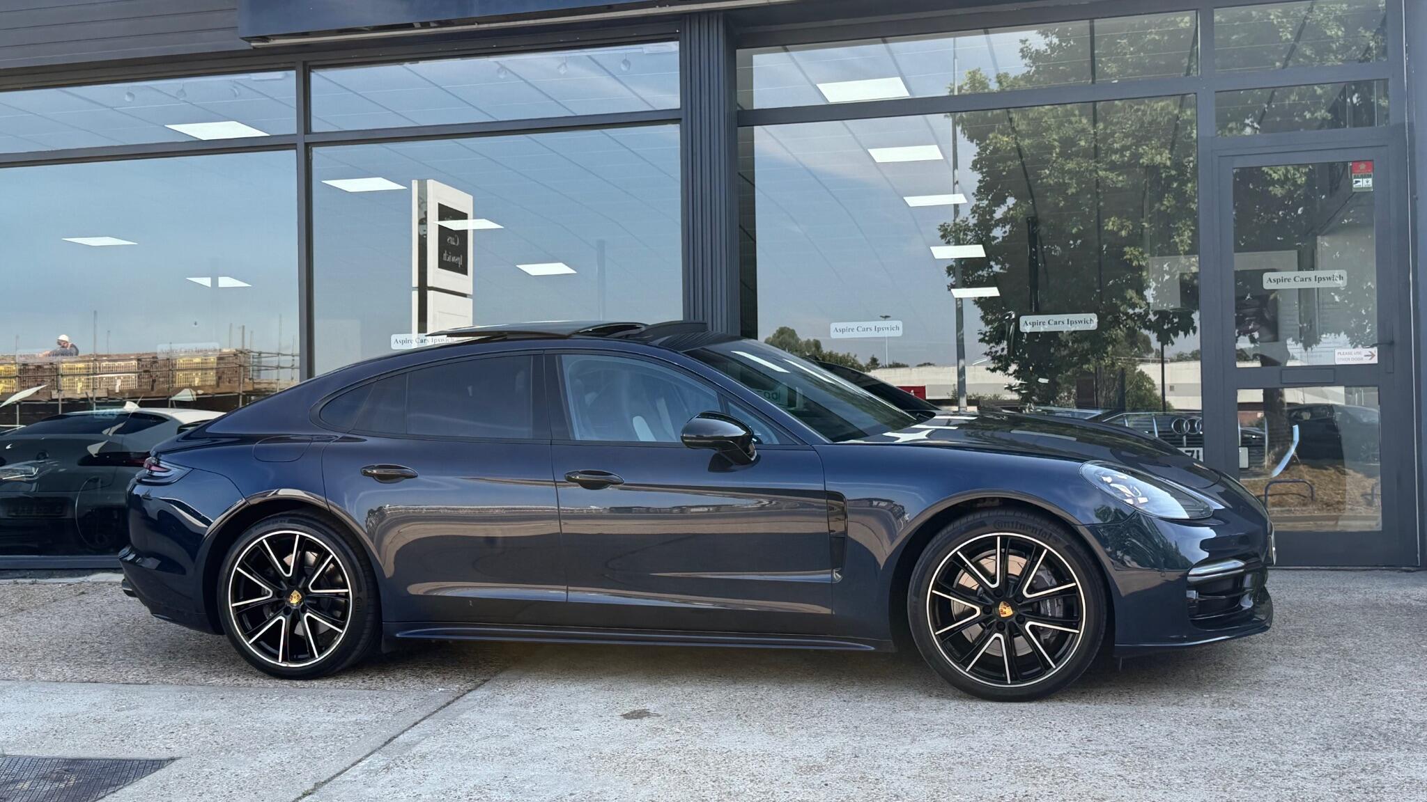 Porsche Panamera view 17