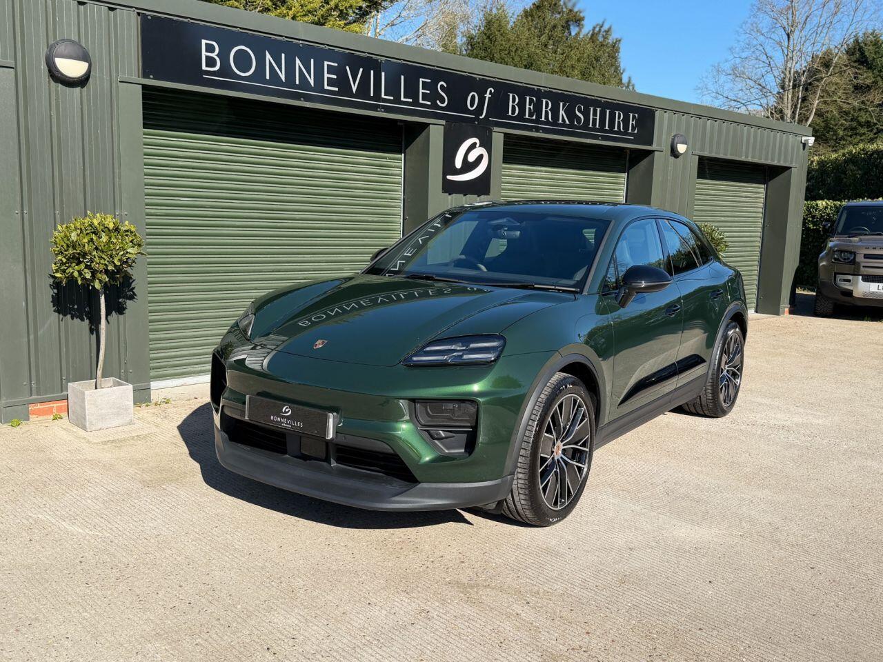 Porsche Macan view 5