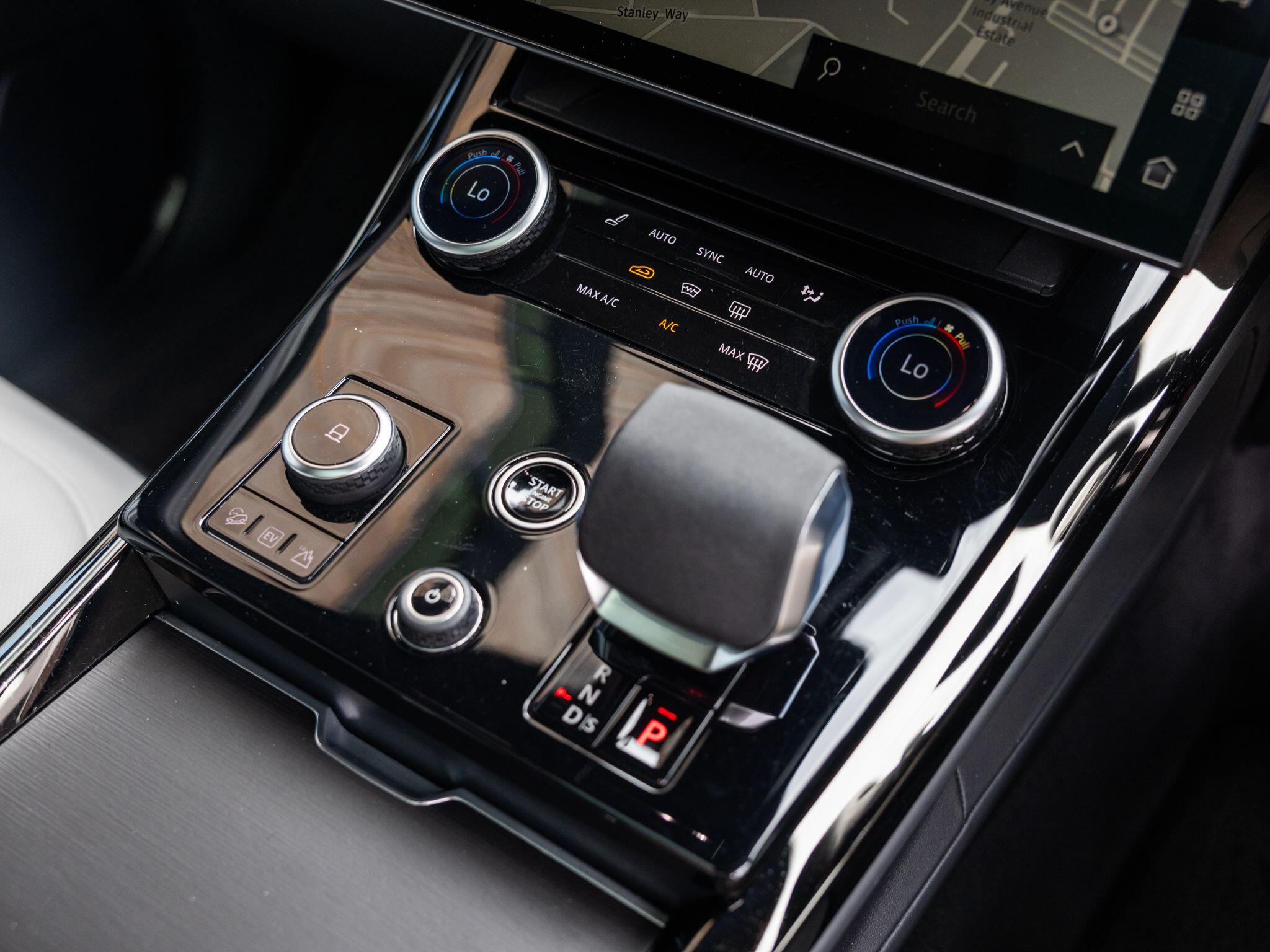 Land Rover Range Rover Sport view 26