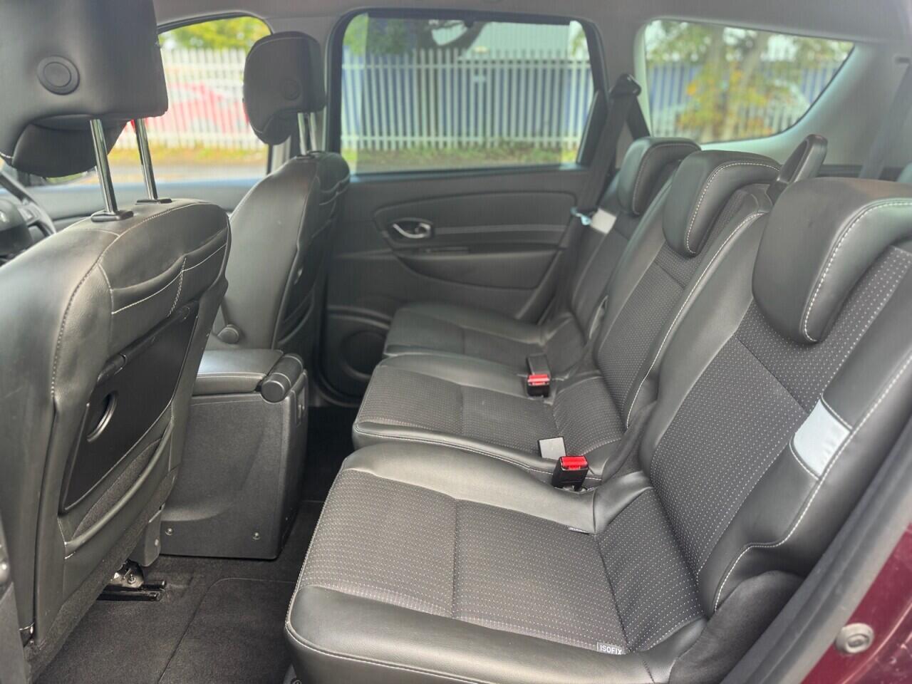 Renault Grand Scenic view 15