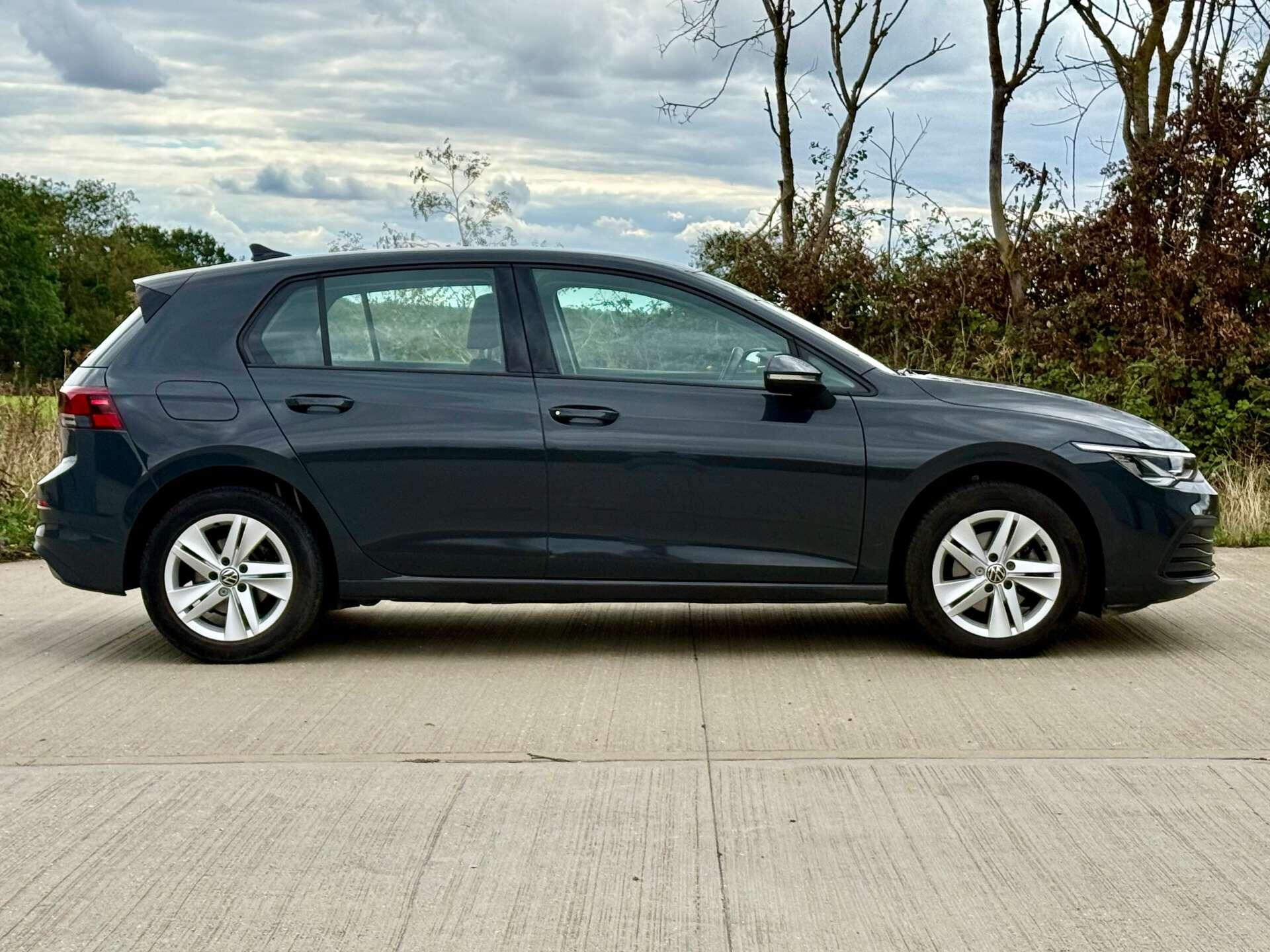 Volkswagen Golf view 4