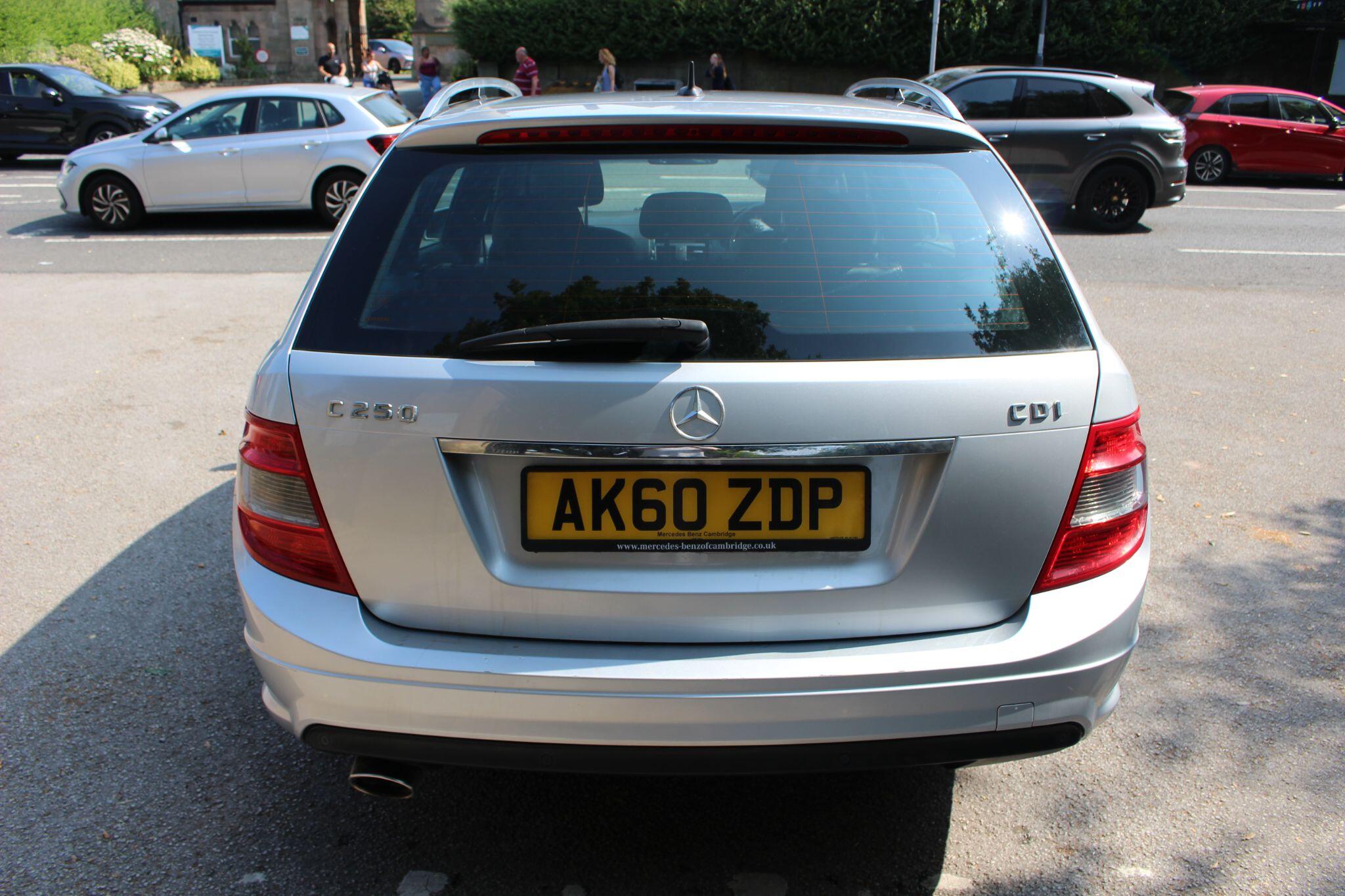 Mercedes-Benz C Class view 4