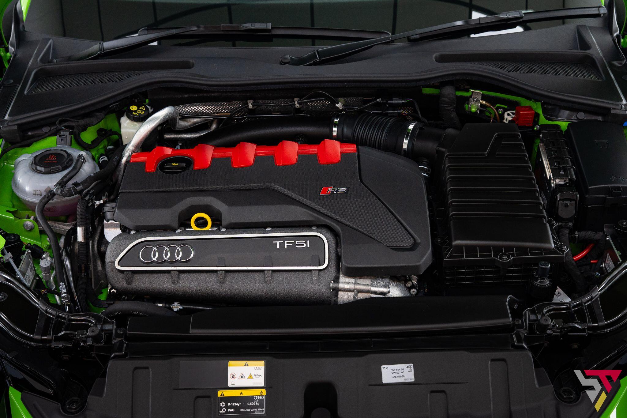 Audi TT RS view 19