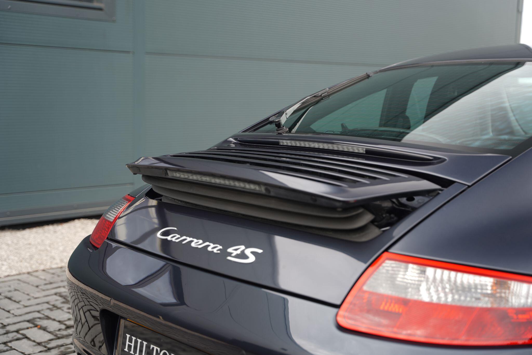 Porsche 911 view 54