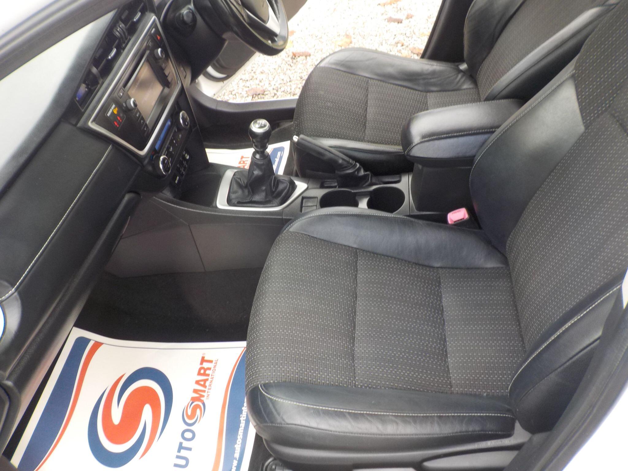 Toyota Auris 1.6 V-Matic Excel Touring Sports Euro 5 5dr