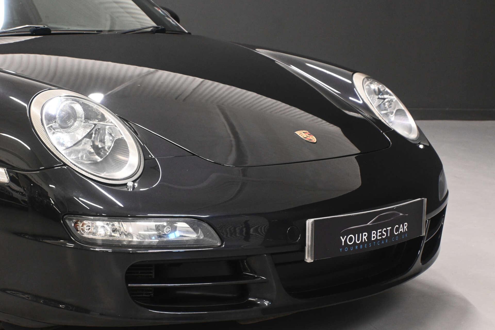 Porsche 911 view 12