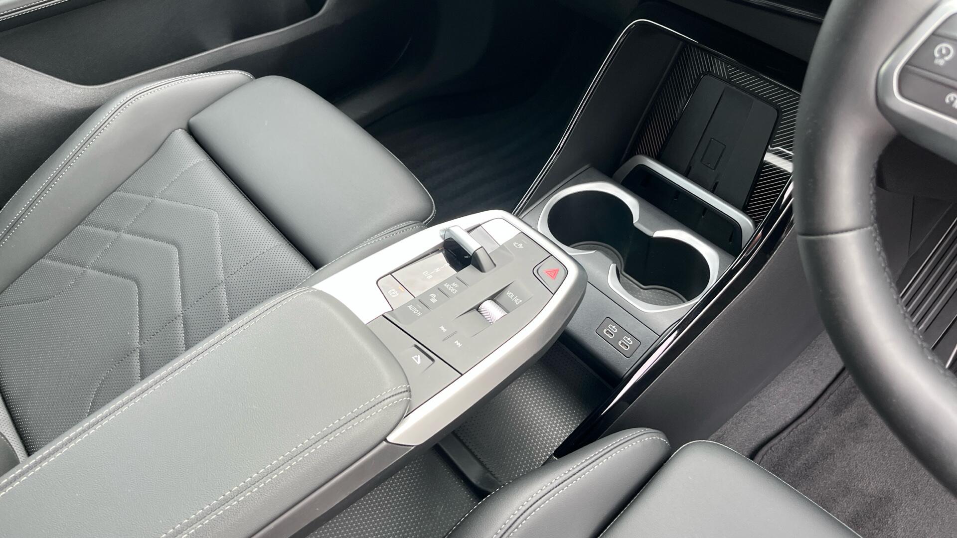 BMW iX1 view 10