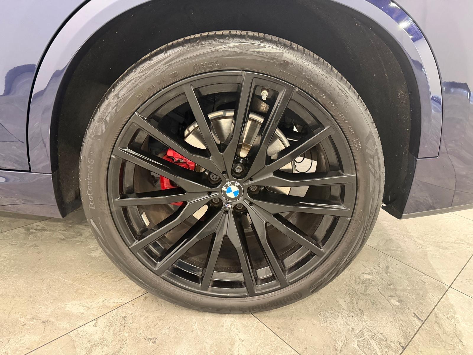 BMW X5 view 8