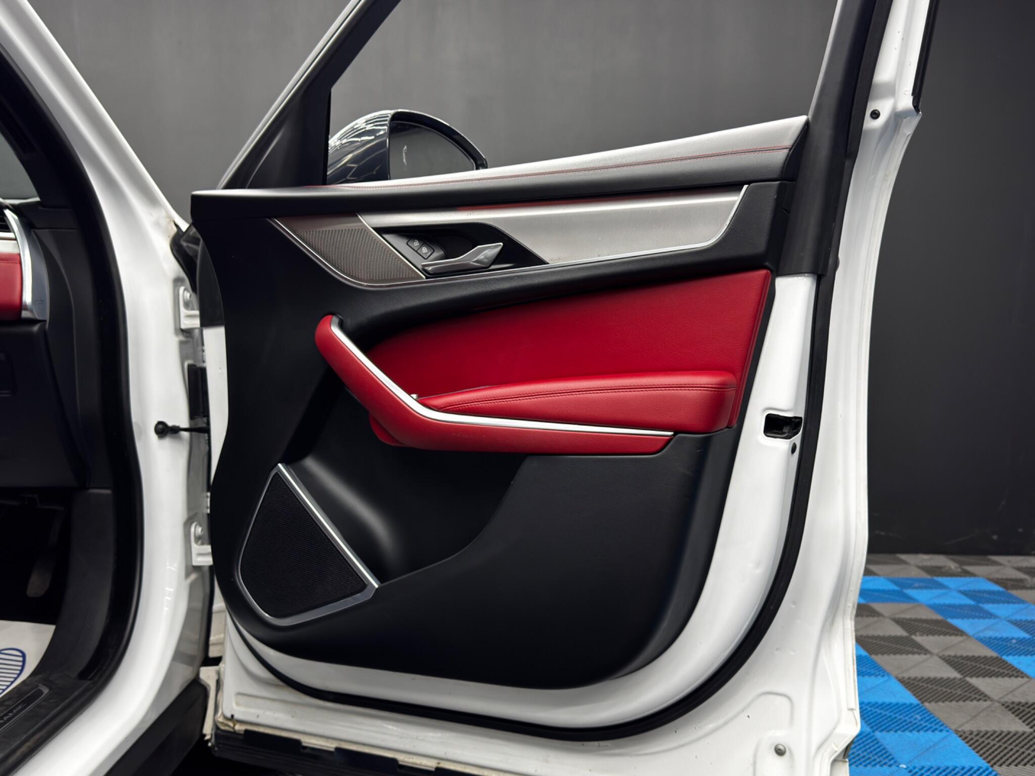 Jaguar F-Pace view 37
