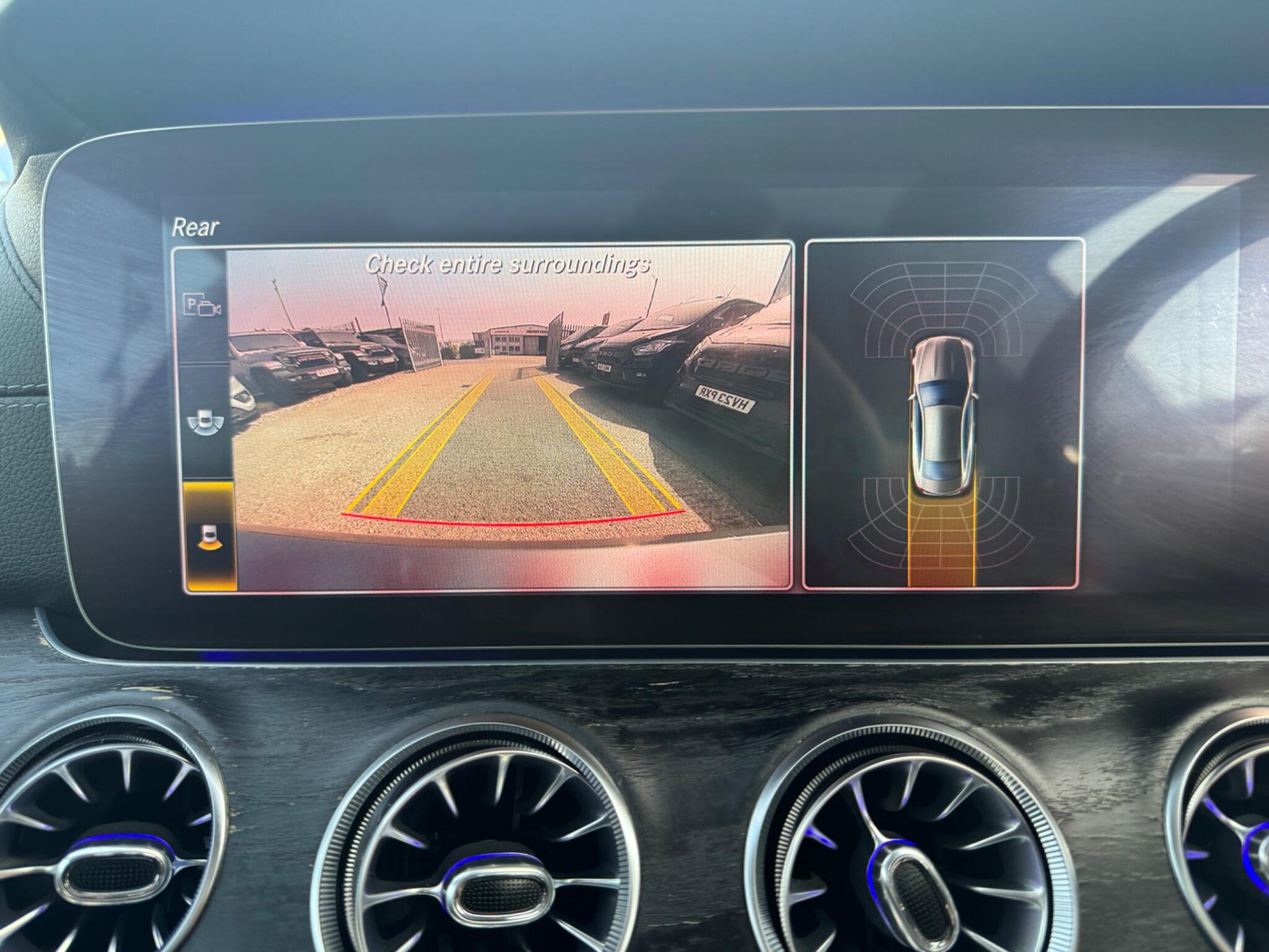 Mercedes-Benz E Class view 24