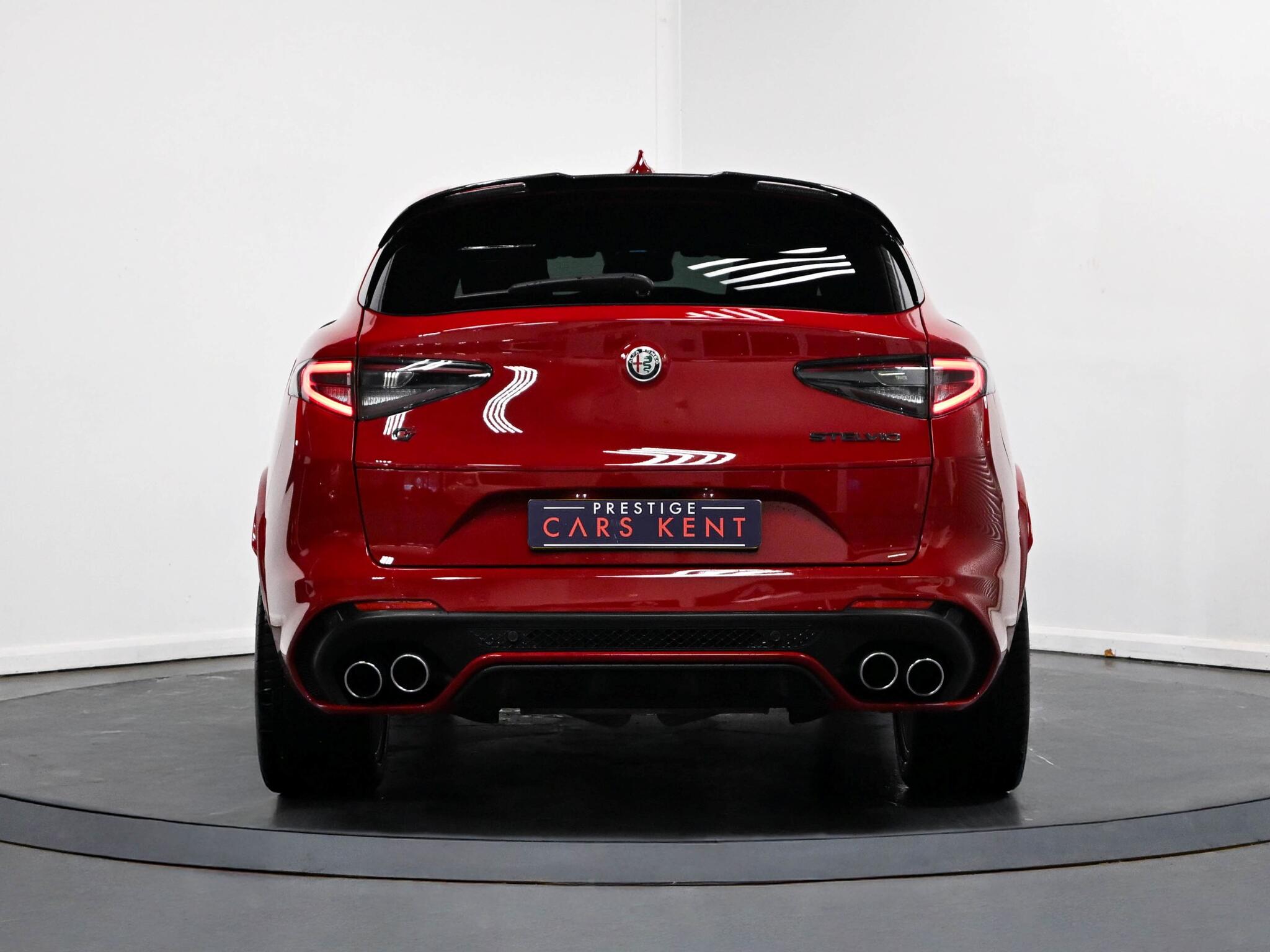 Alfa Romeo Stelvio view 21