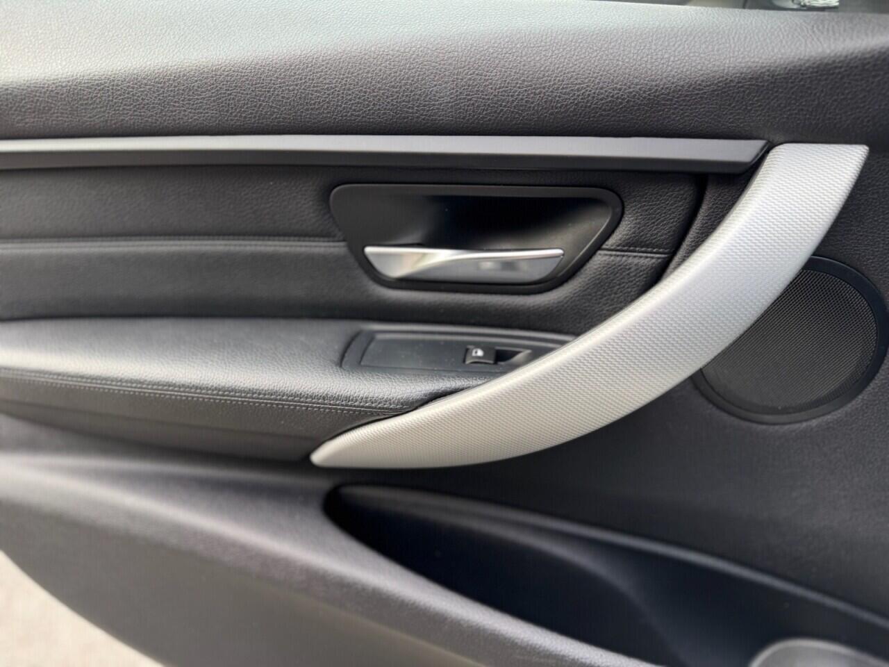 BMW 3 Series view 27