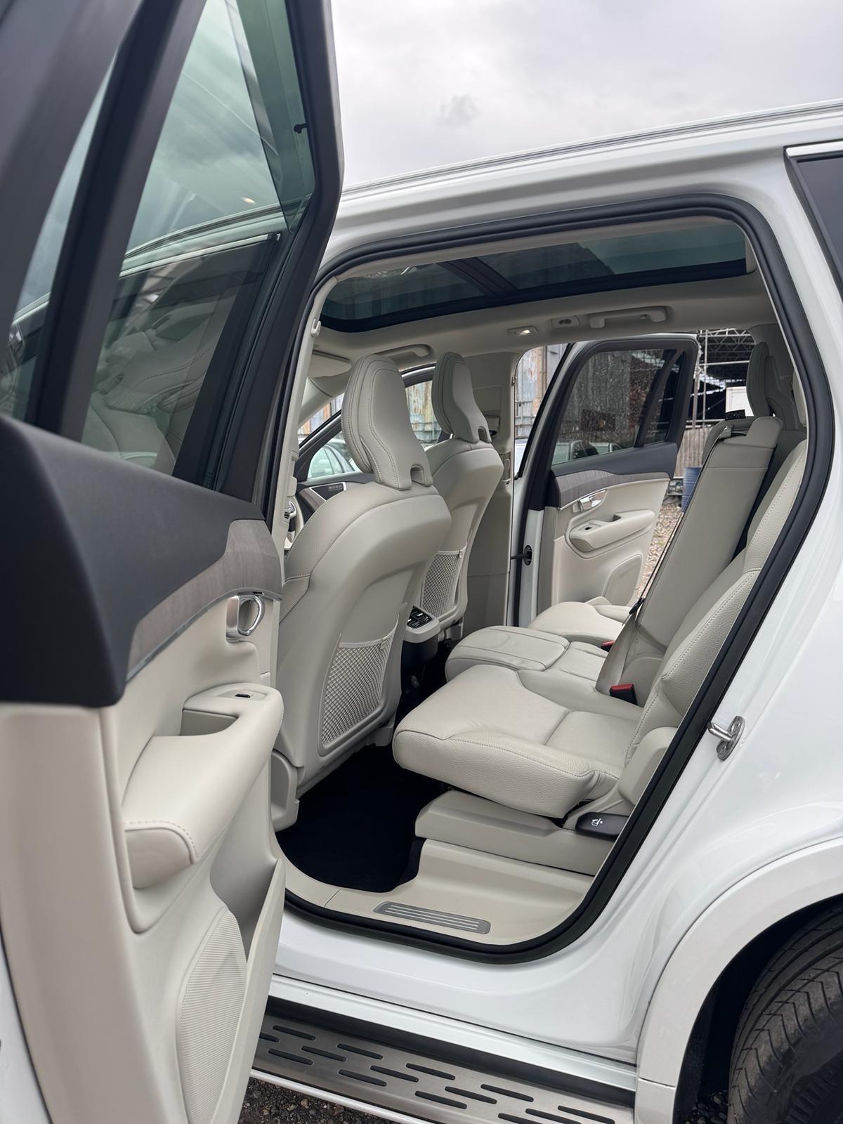 Volvo XC90 view 21