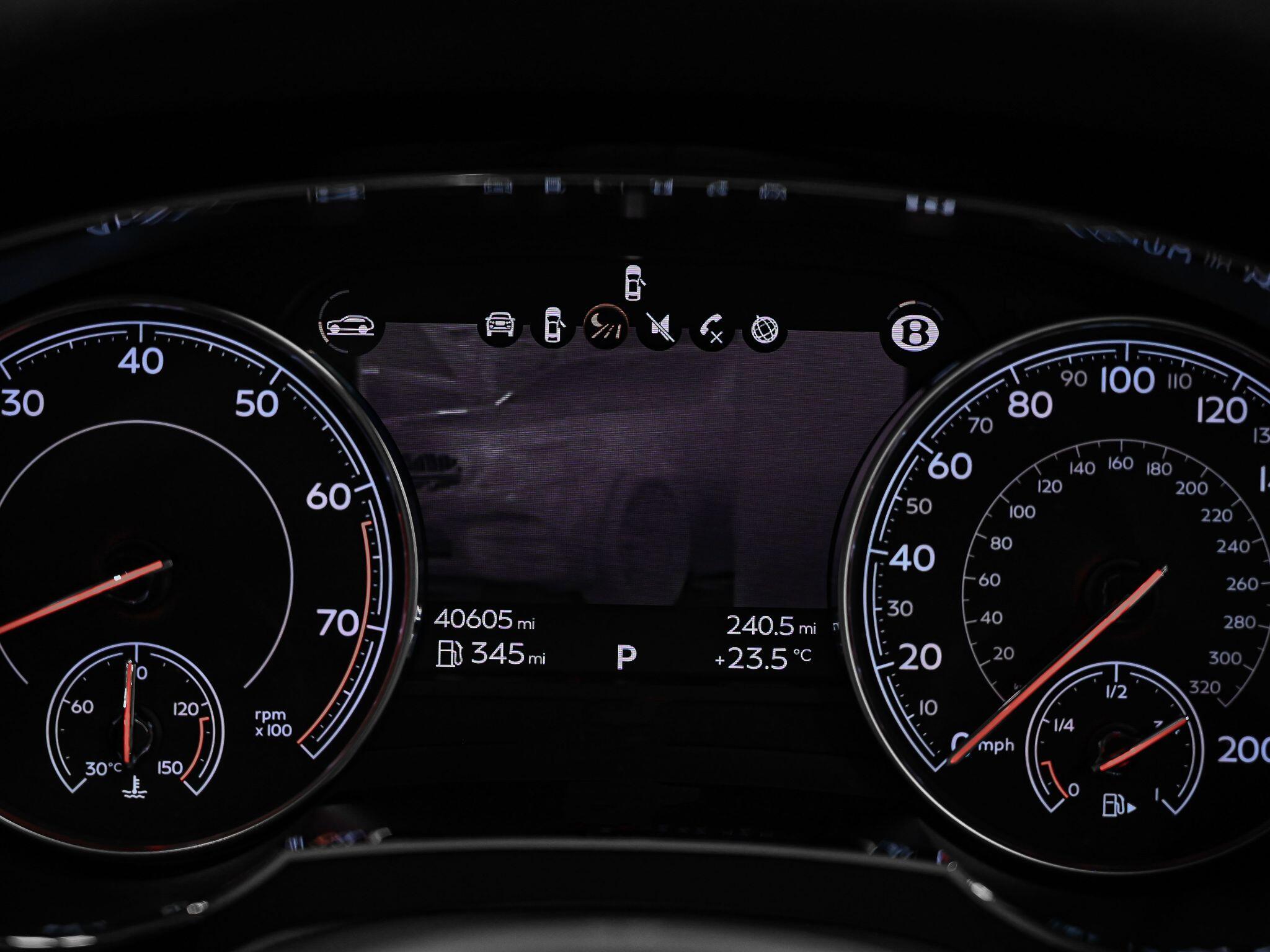 Bentley Bentayga view 15