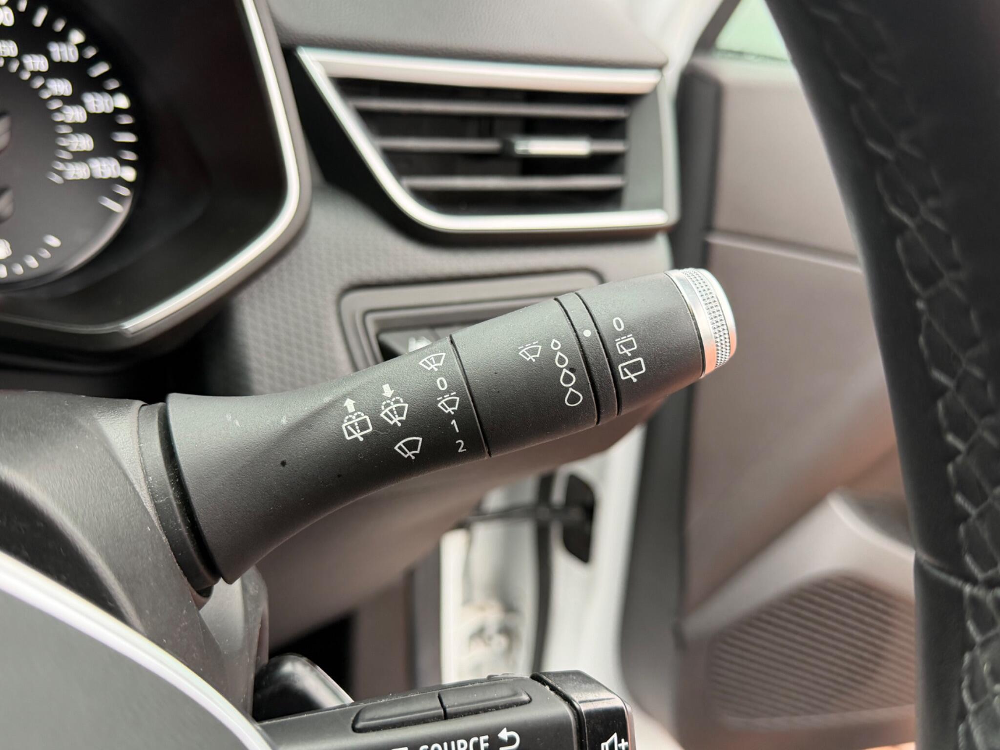 Renault Clio view 76