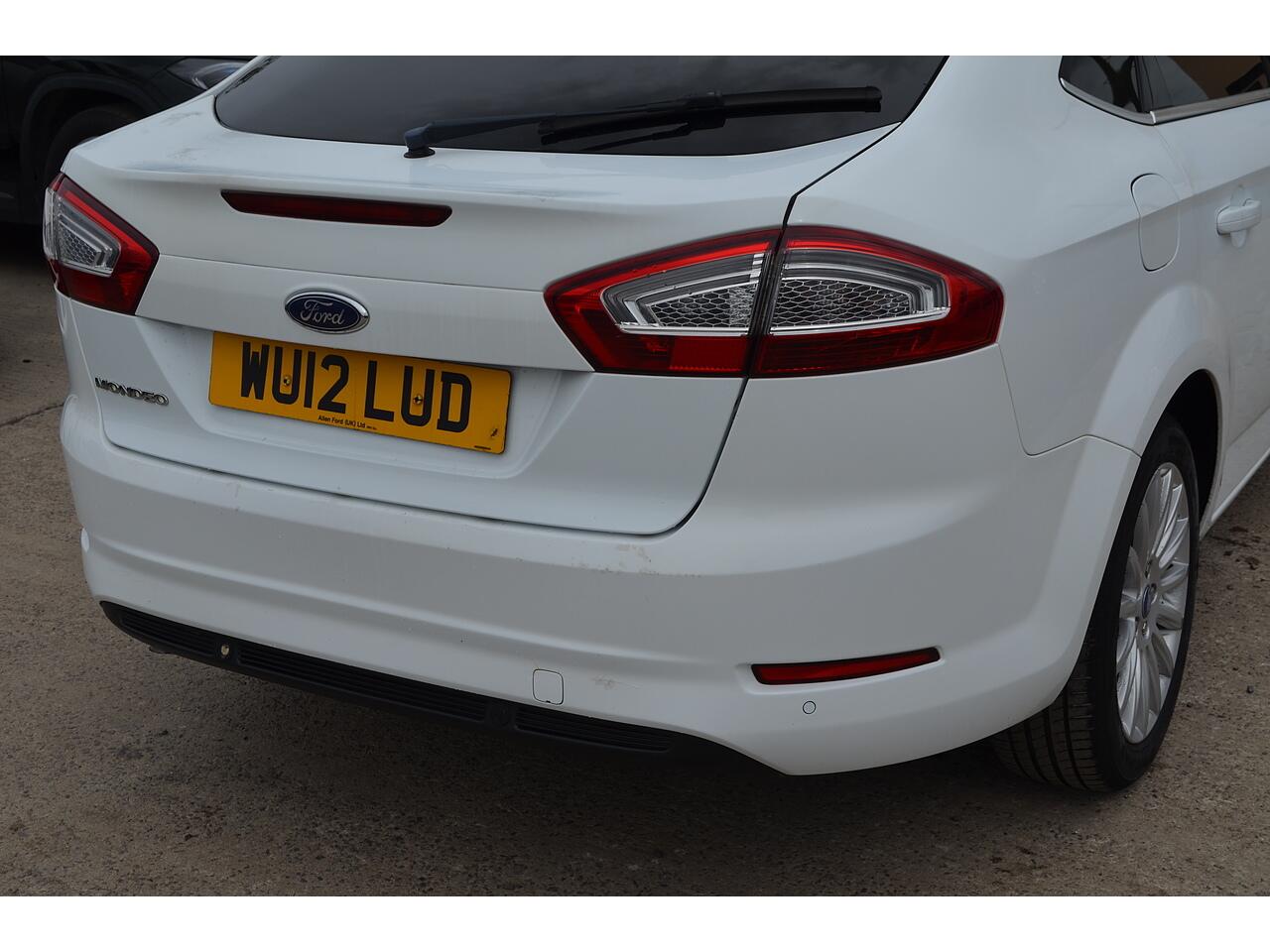 Ford Mondeo view 33